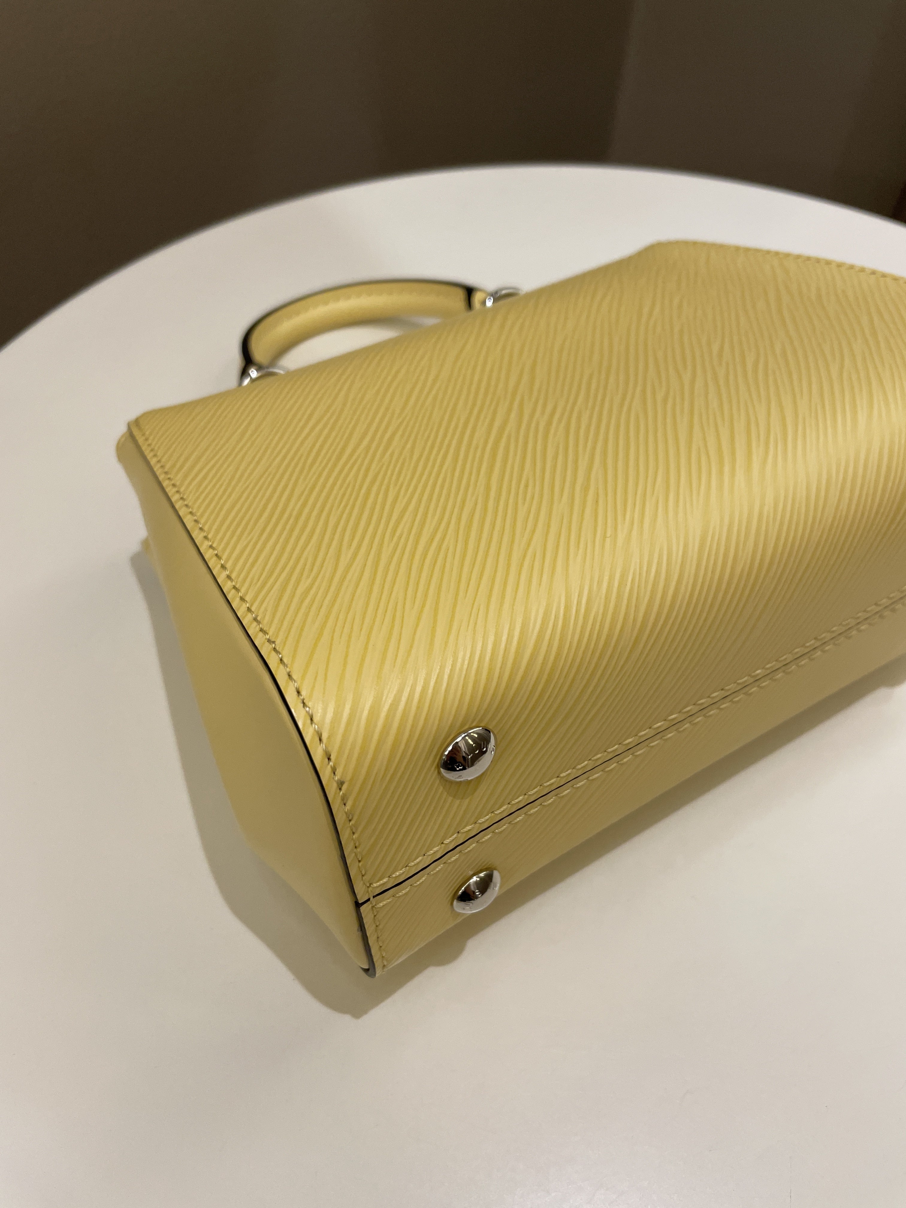 Louis Vuitton Mini Cluny Jaune Plume Epi
