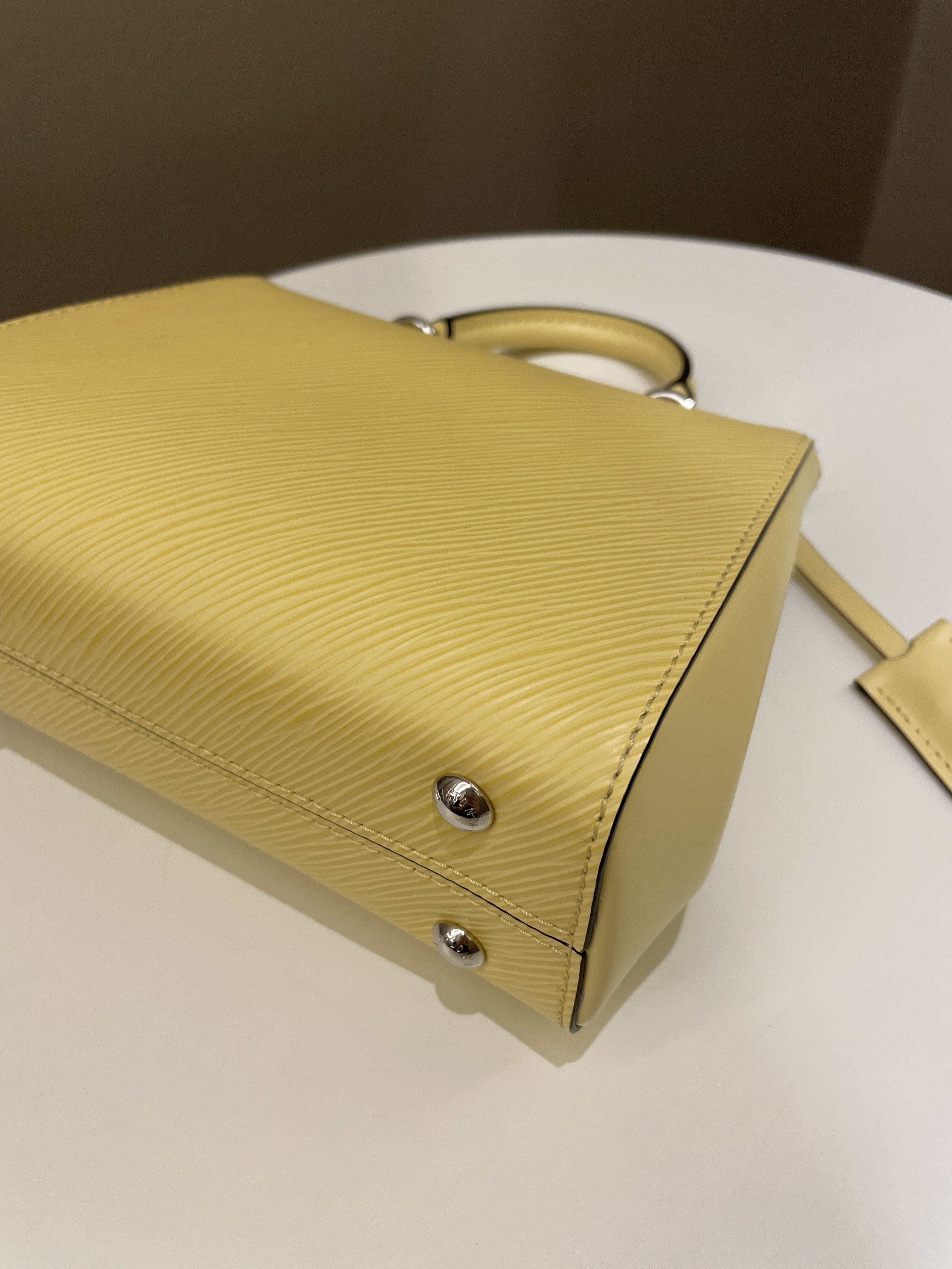 Louis Vuitton Mini Cluny Jaune Plume Epi