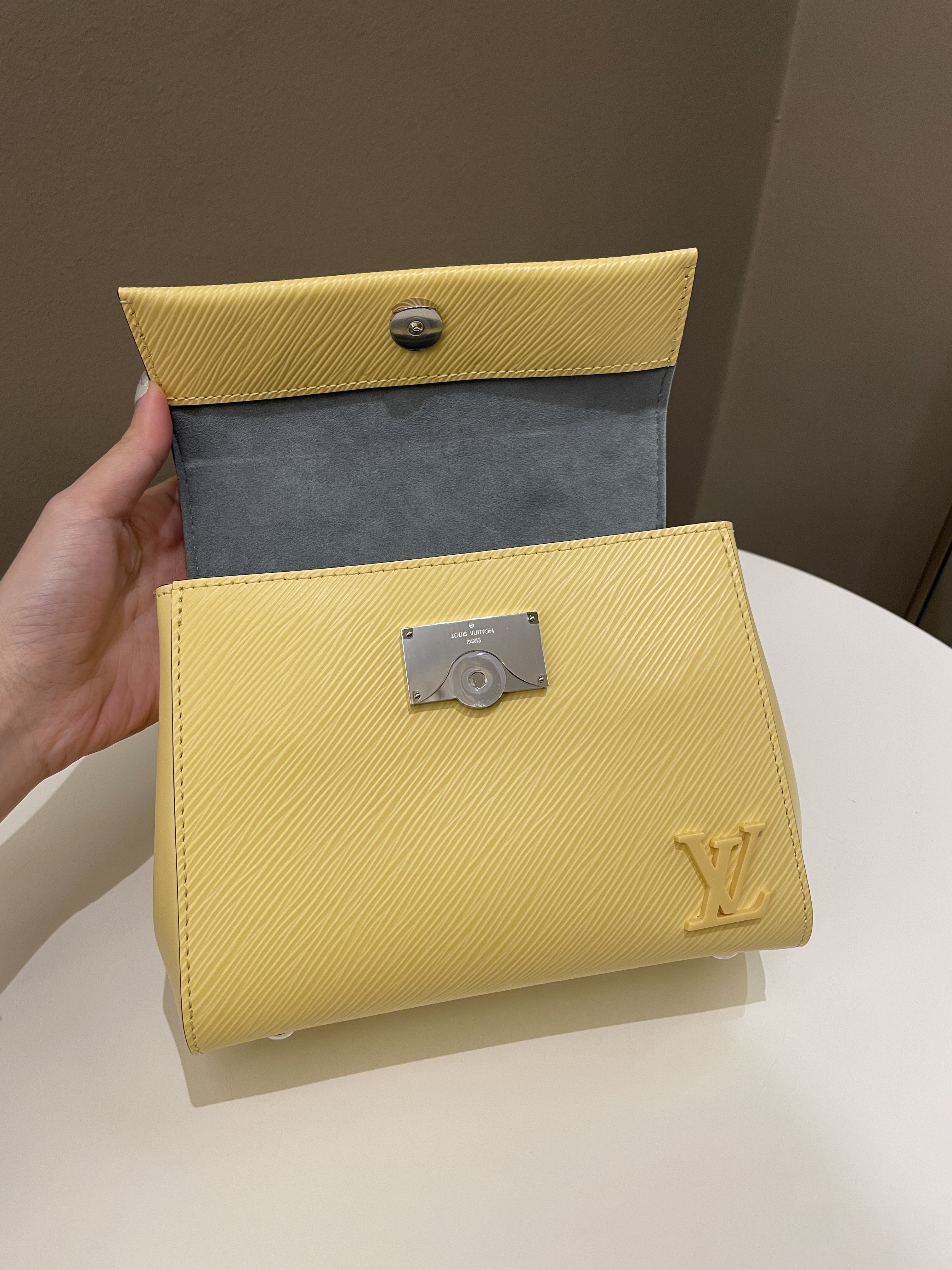 Louis Vuitton Mini Cluny Jaune Plume Epi