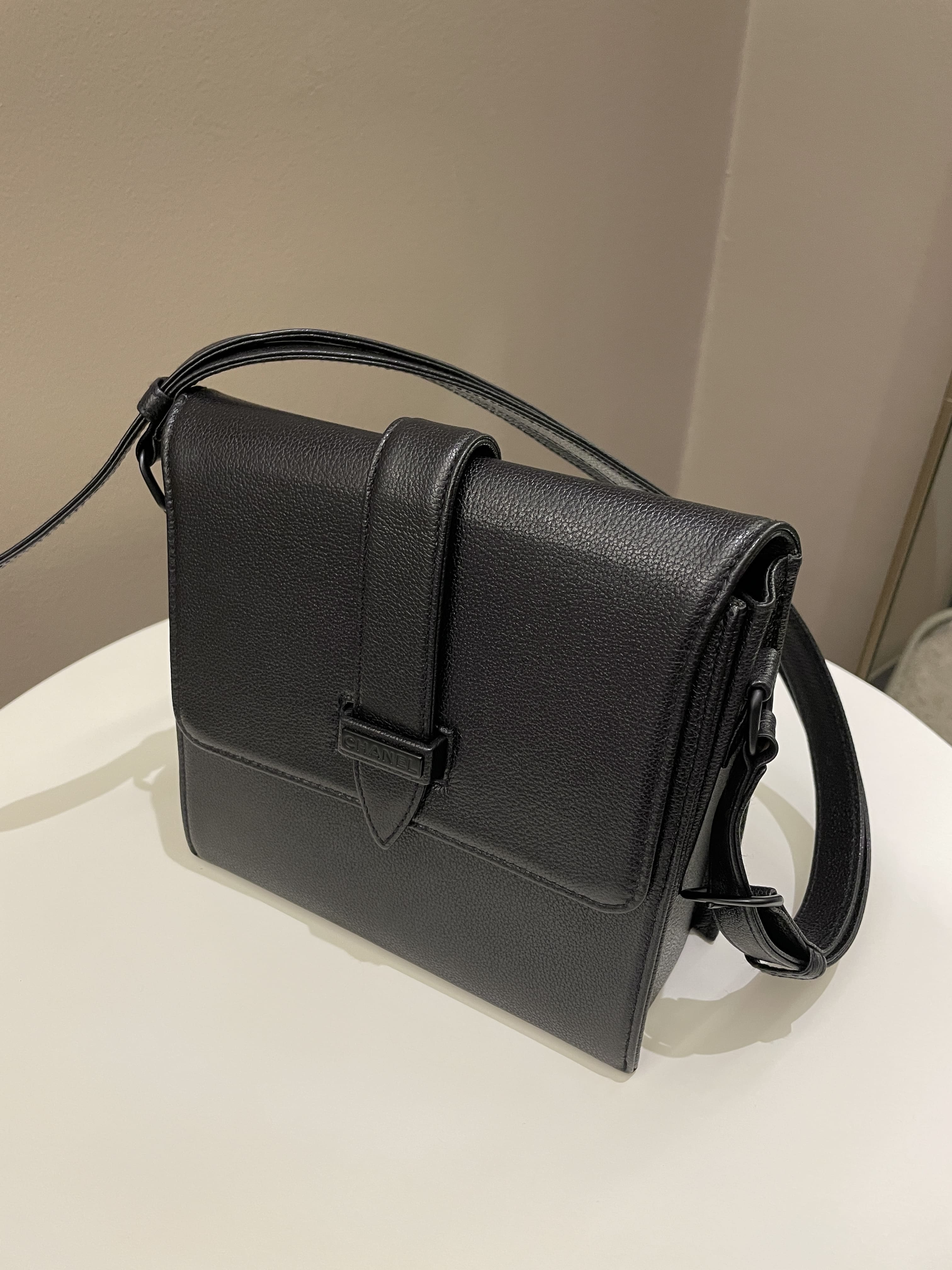 Chanel Vintage Messenger Crossbody Black Grainy Leather