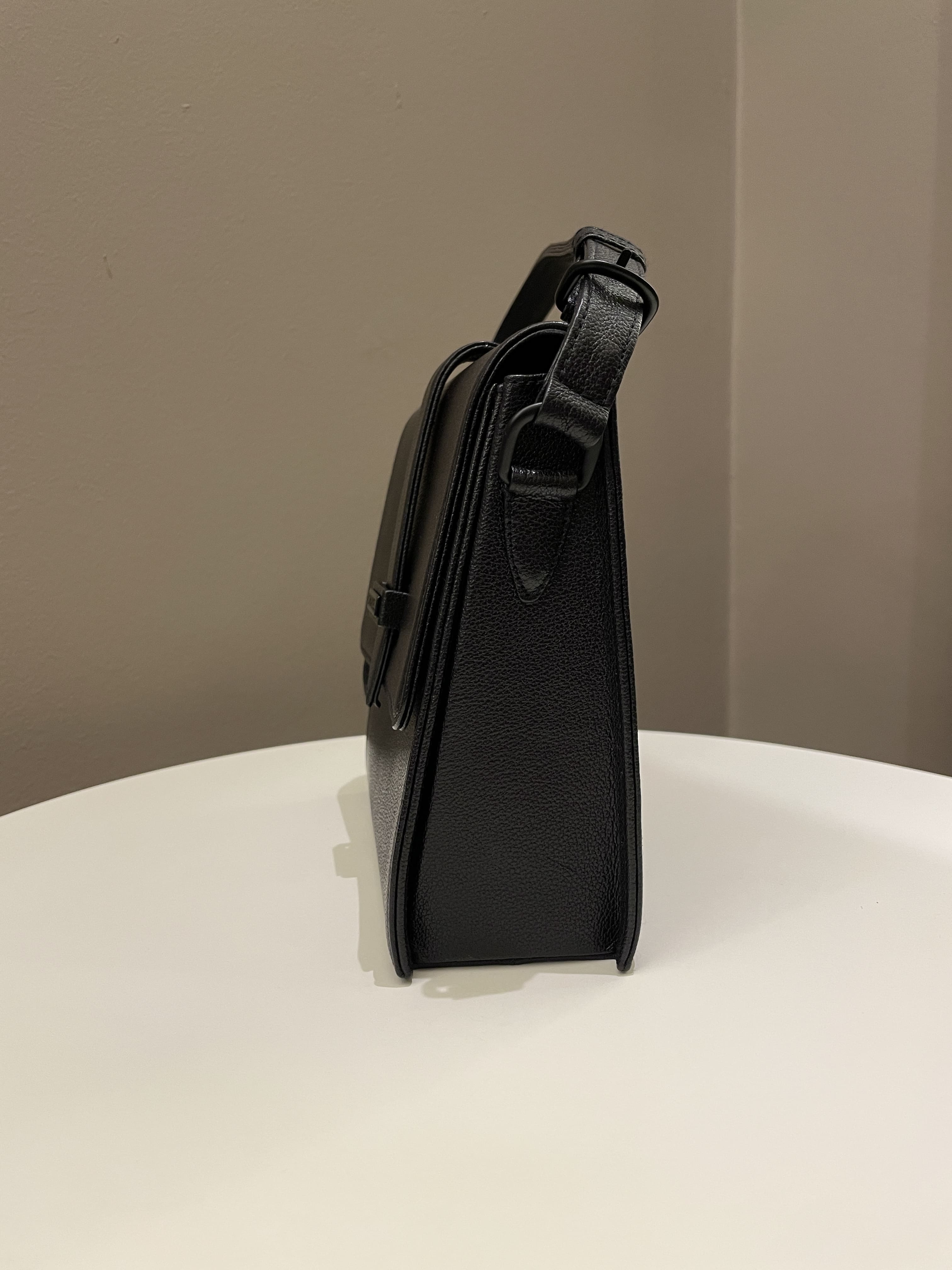 Chanel Vintage Messenger Crossbody Black Grainy Leather