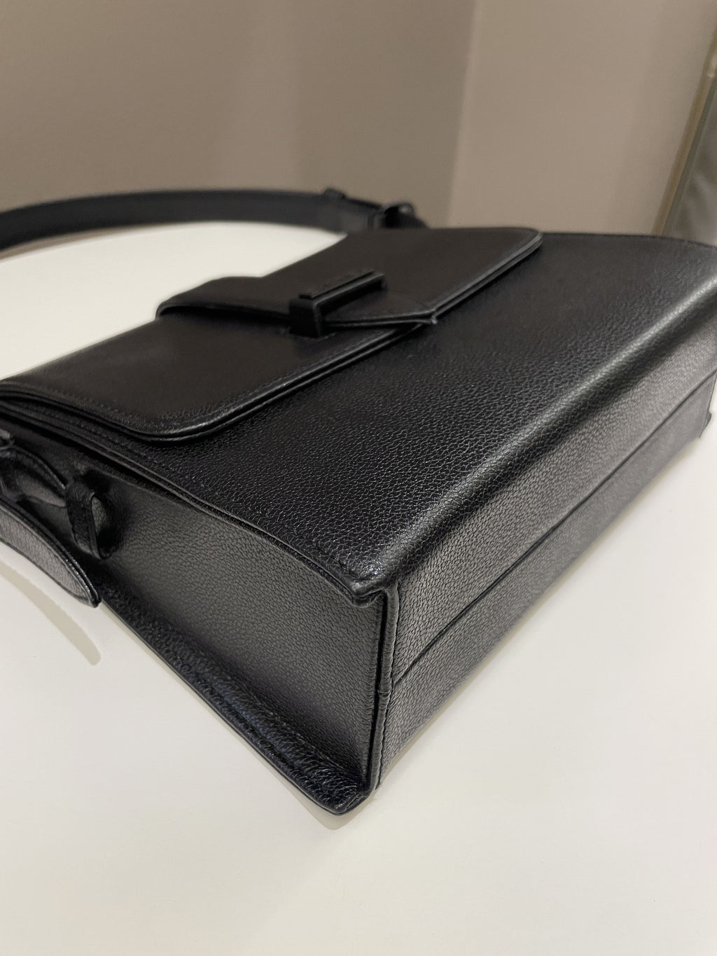Chanel Vintage Messenger Crossbody Black Grainy Leather