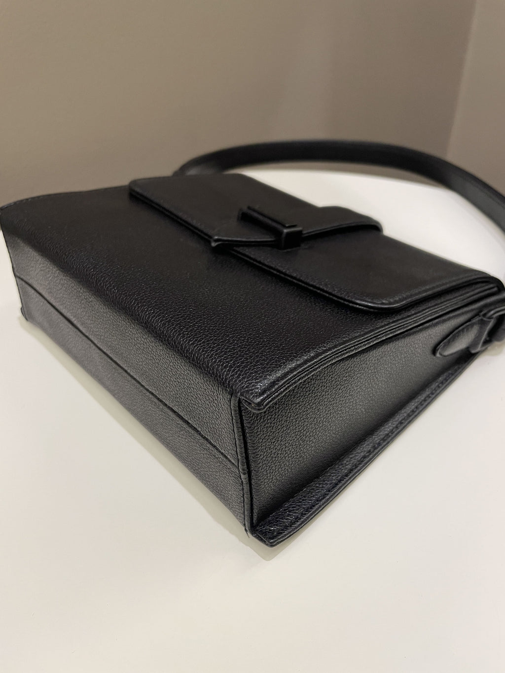 Chanel Vintage Messenger Crossbody Black Grainy Leather