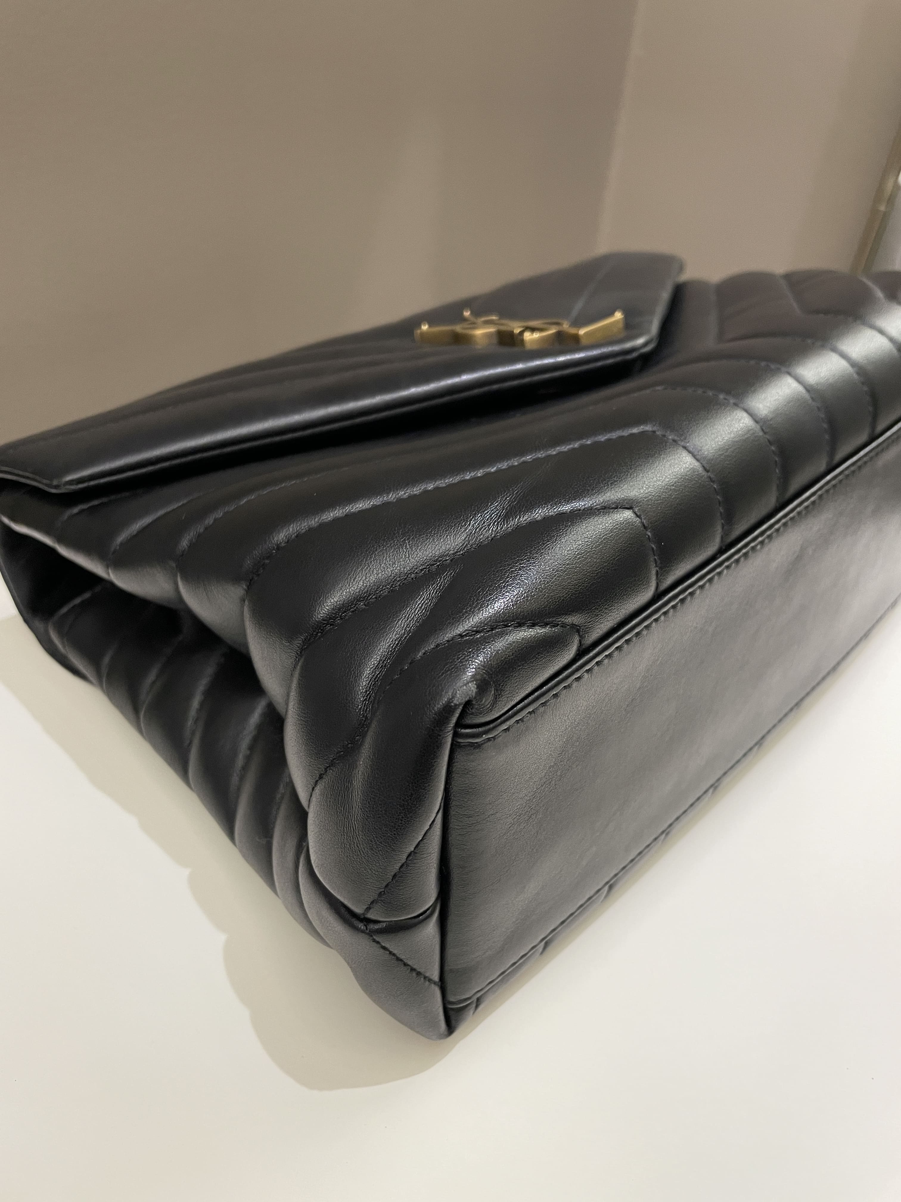 Saint Laurent Loulou Medium Black