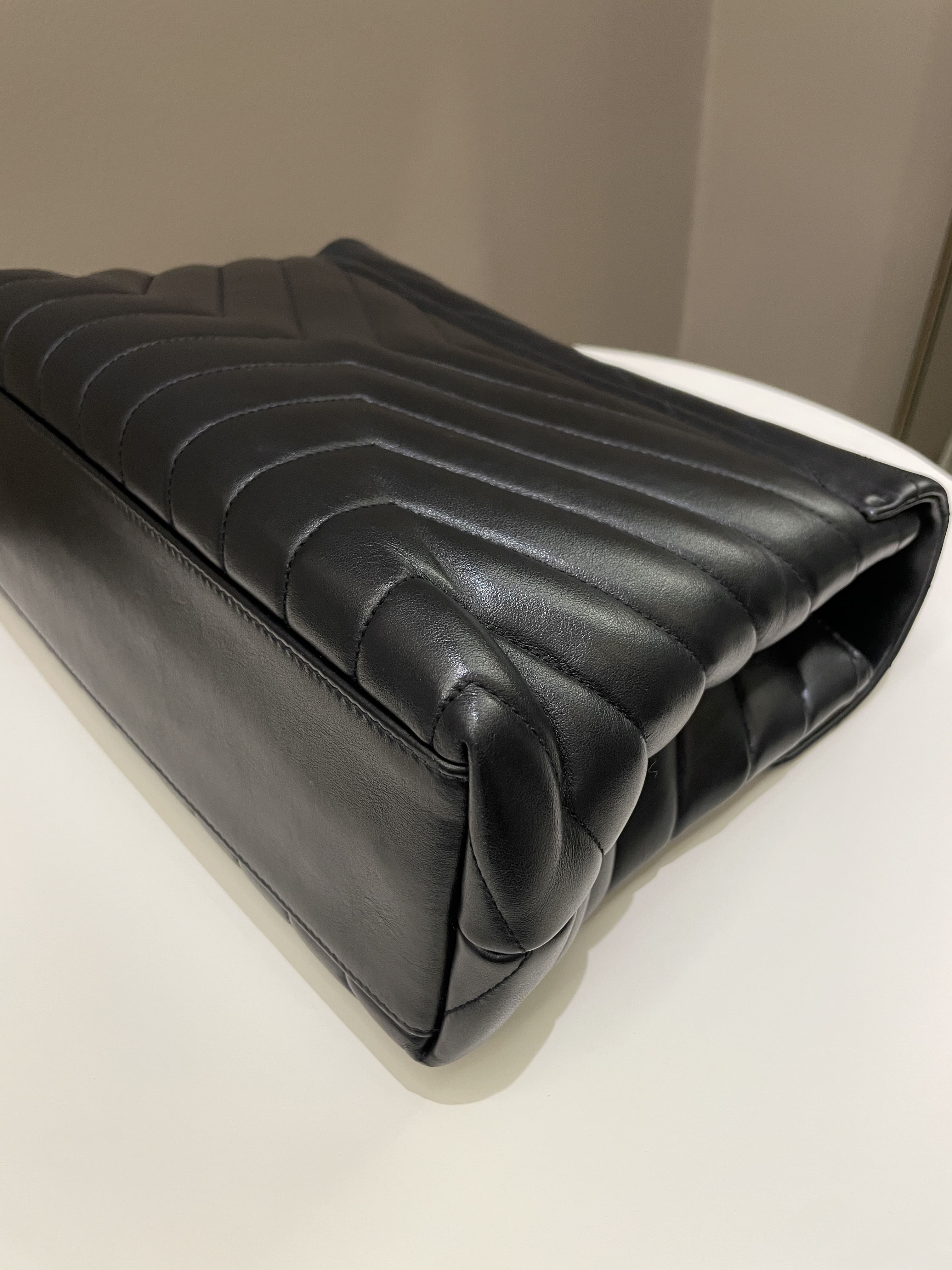 Saint Laurent Loulou Medium Black
