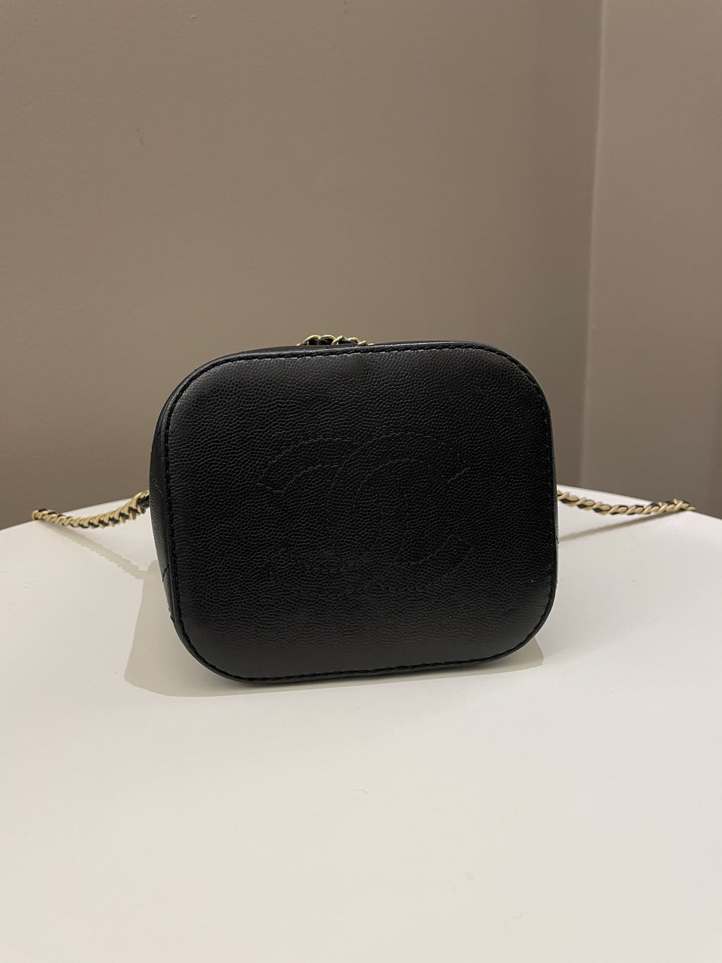 Chanel Cc Quilted Drawstring Bucket Black Caviar / Lambskin