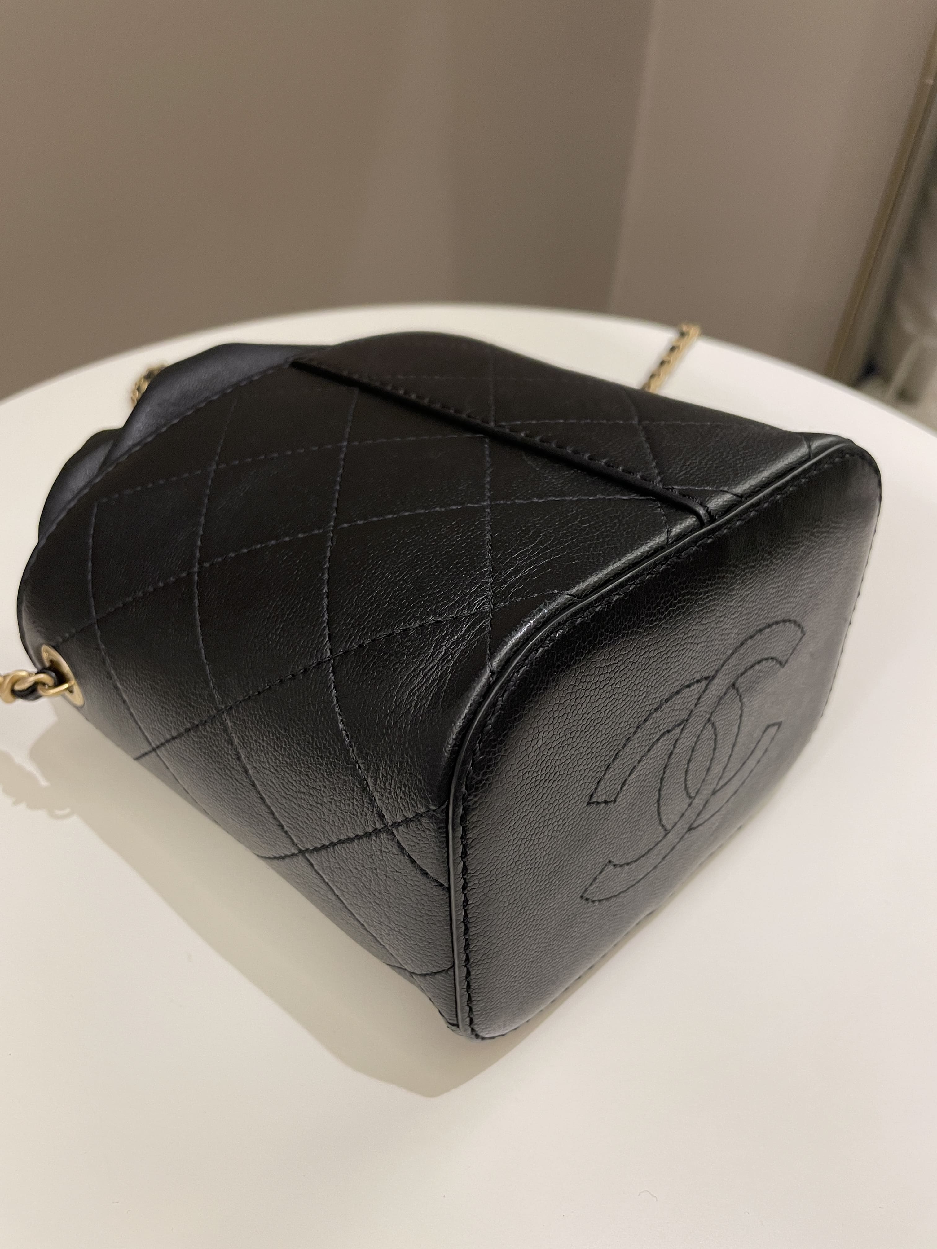 Chanel Cc Quilted Drawstring Bucket Black Caviar / Lambskin