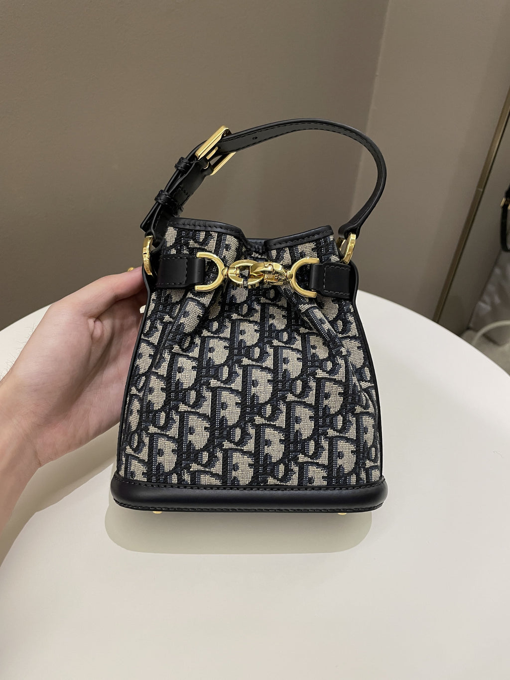 Dior CÃƒÂ¢Ã¢â€šÂ¬Ã¢â€žÂ¢est Bucket Bag Blue Dior Oblique