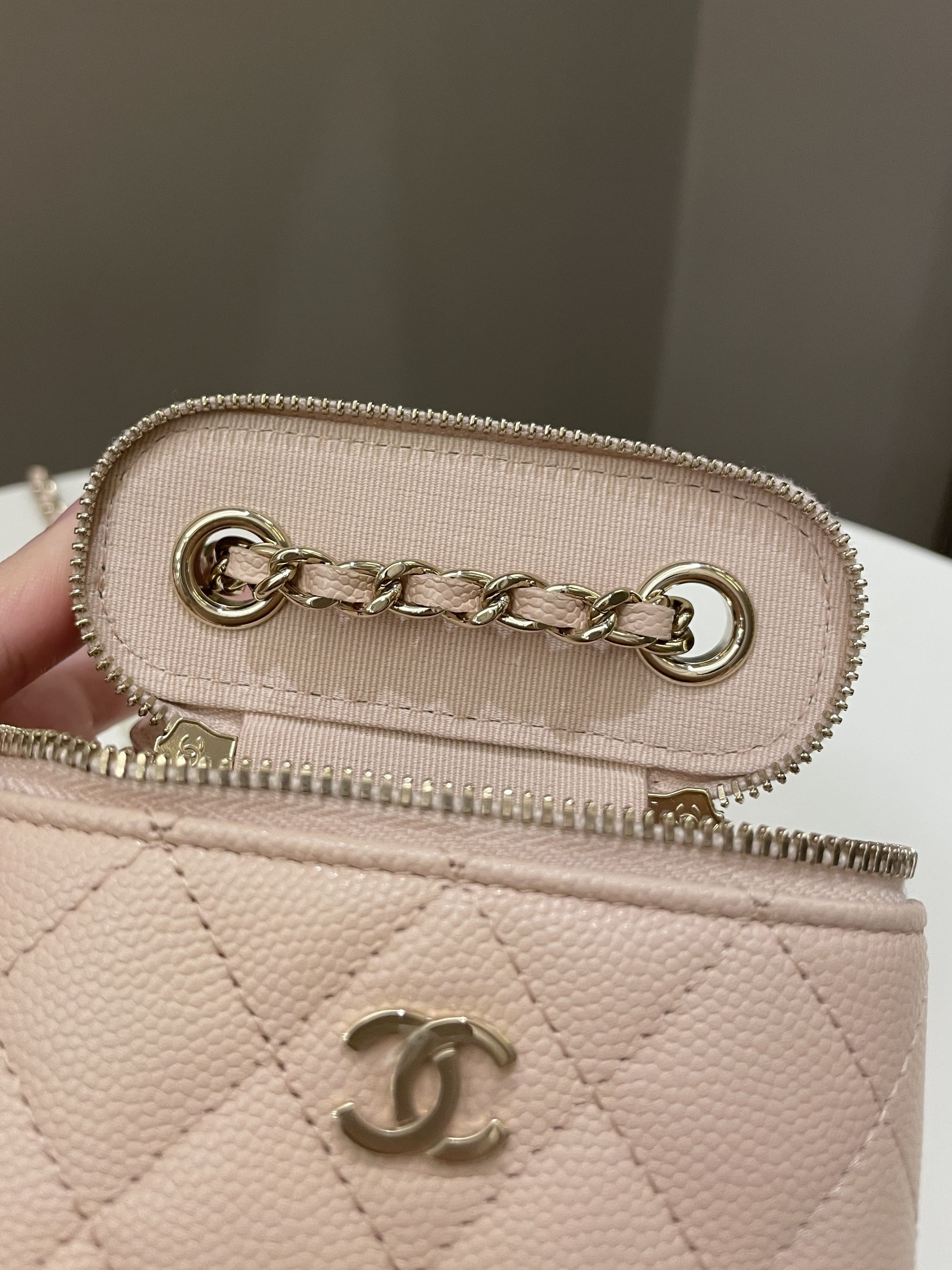 Chanel 21C Quilted Vanity Vertical Beige Caviar