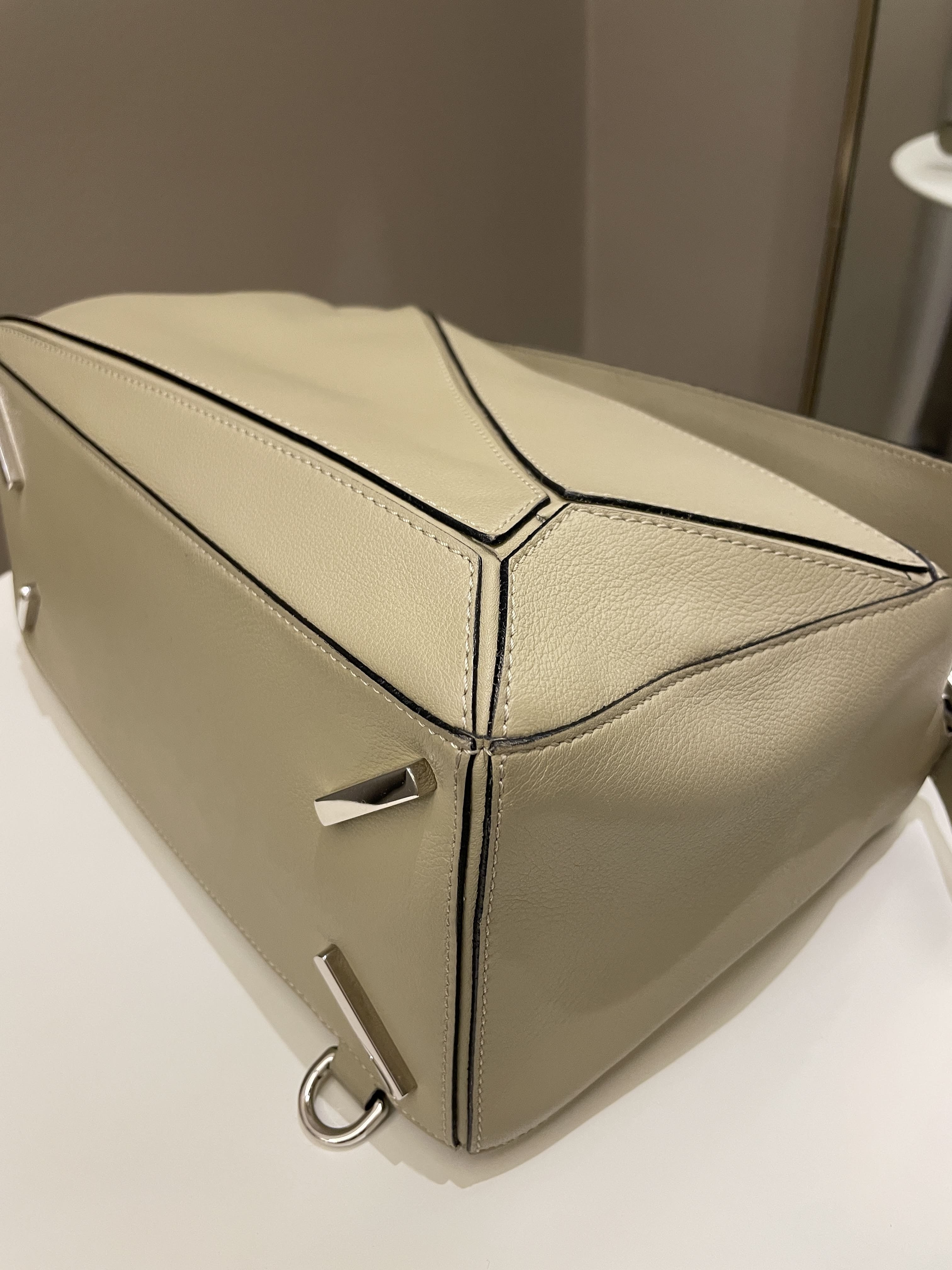 Loewe Puzzle Bag Beige Grainy Calfskin