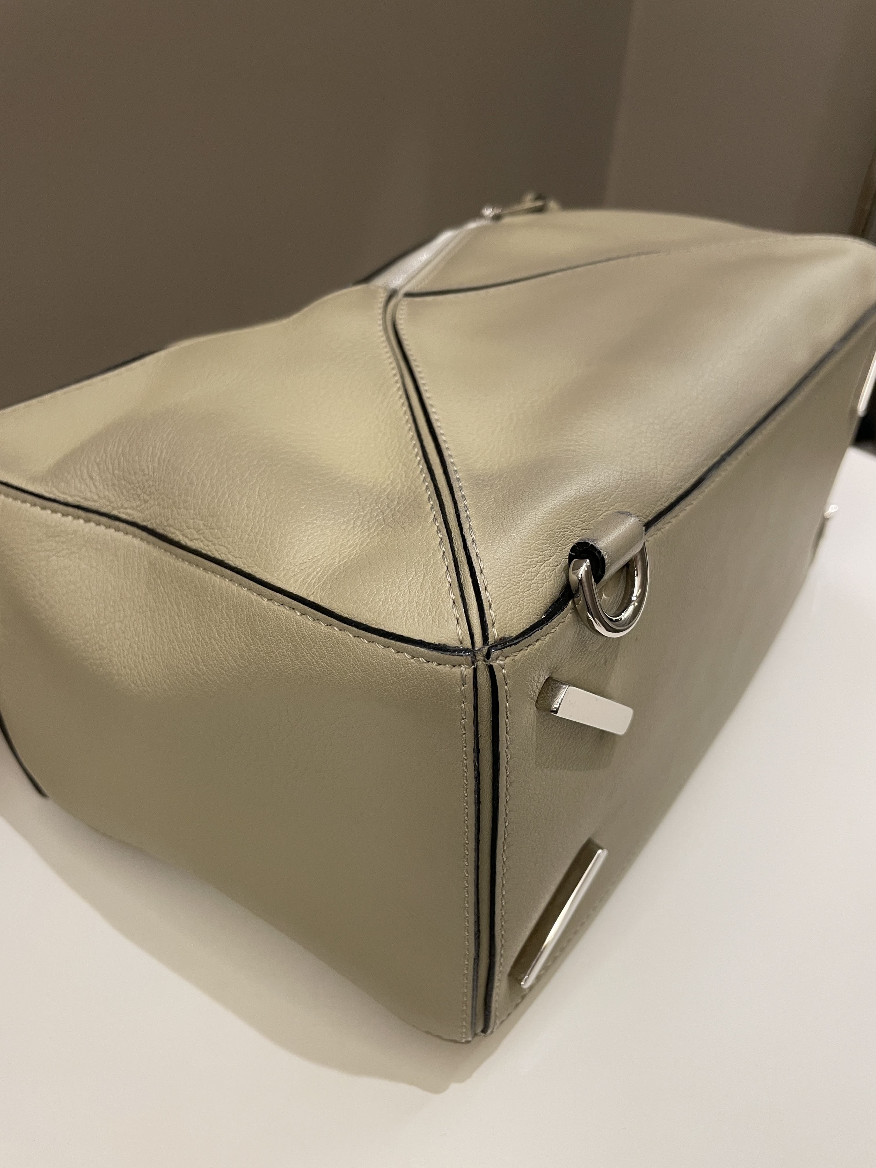 Loewe Puzzle Bag Beige Grainy Calfskin