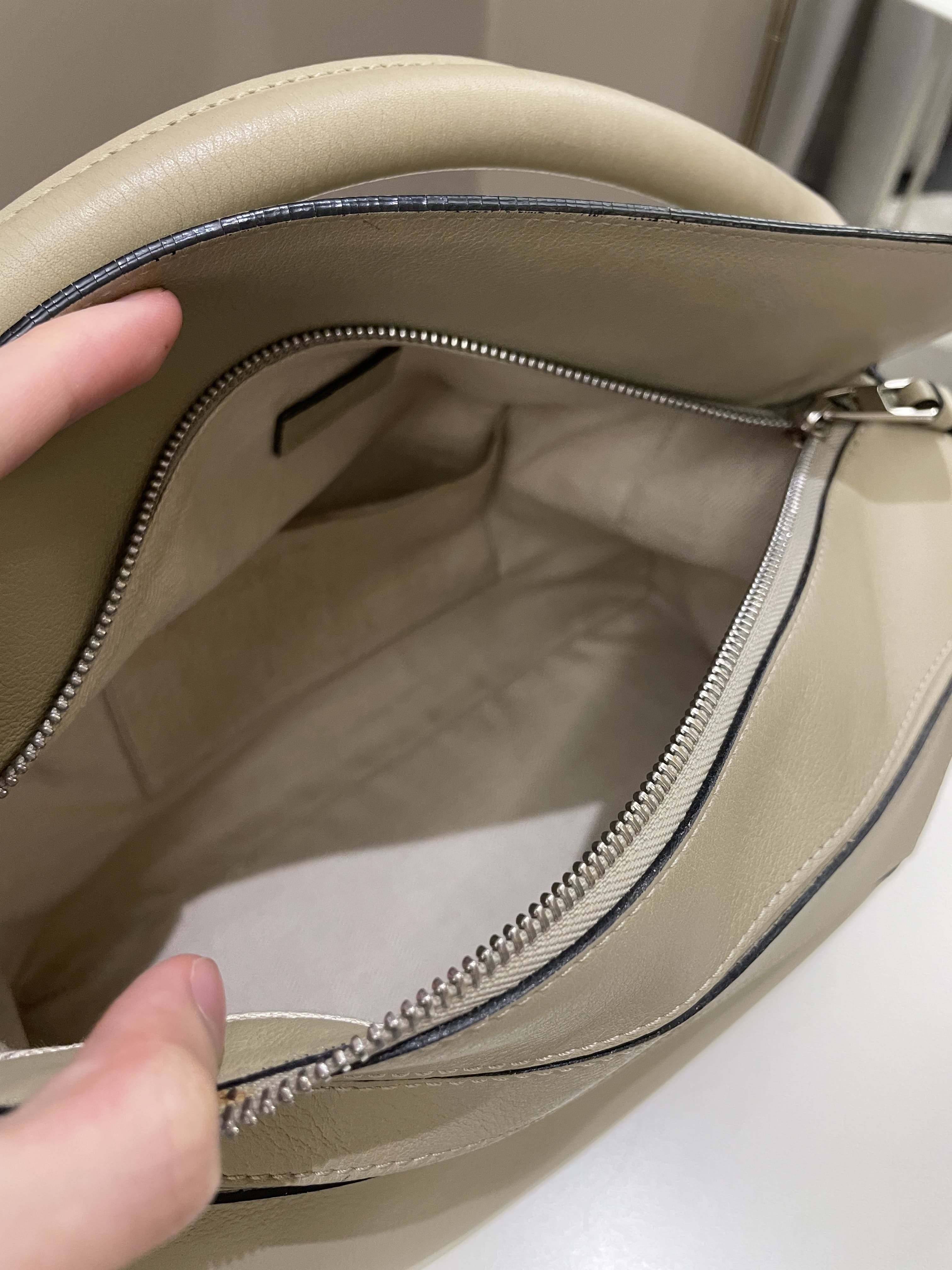 Loewe Puzzle Bag Beige Grainy Calfskin