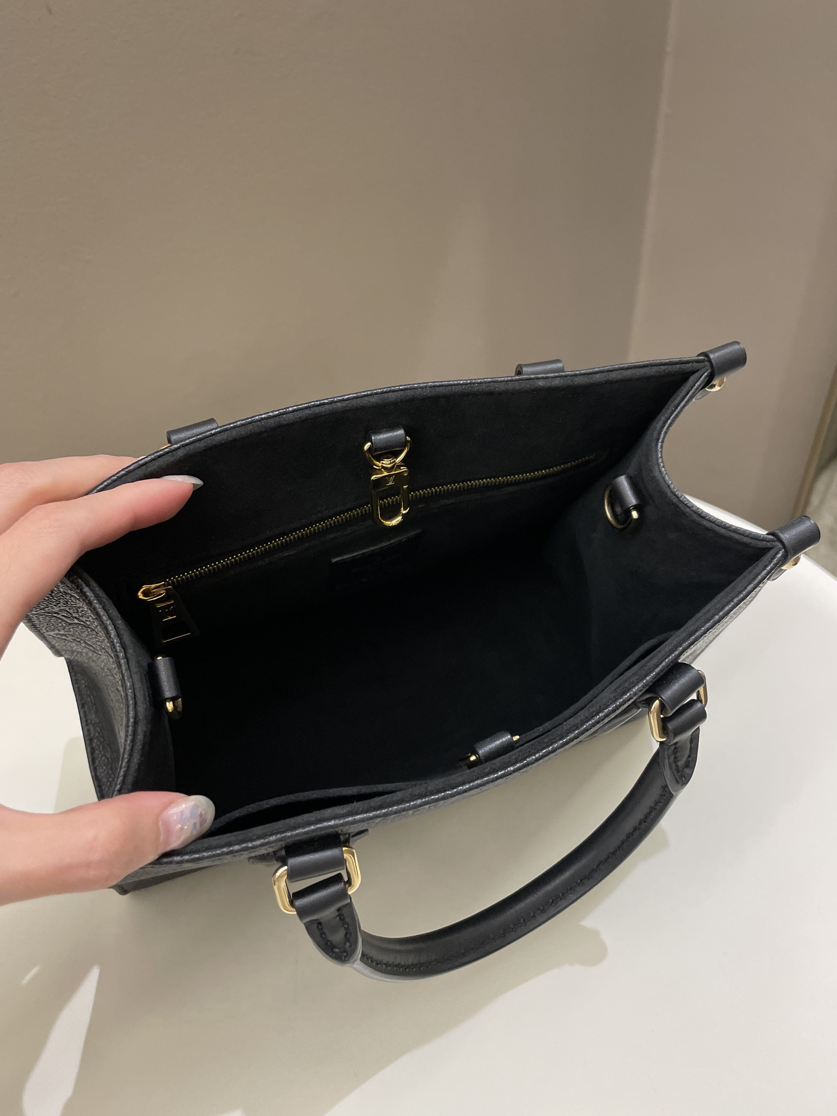 Louis Vuitton OnTheGo PM Black Empreinte