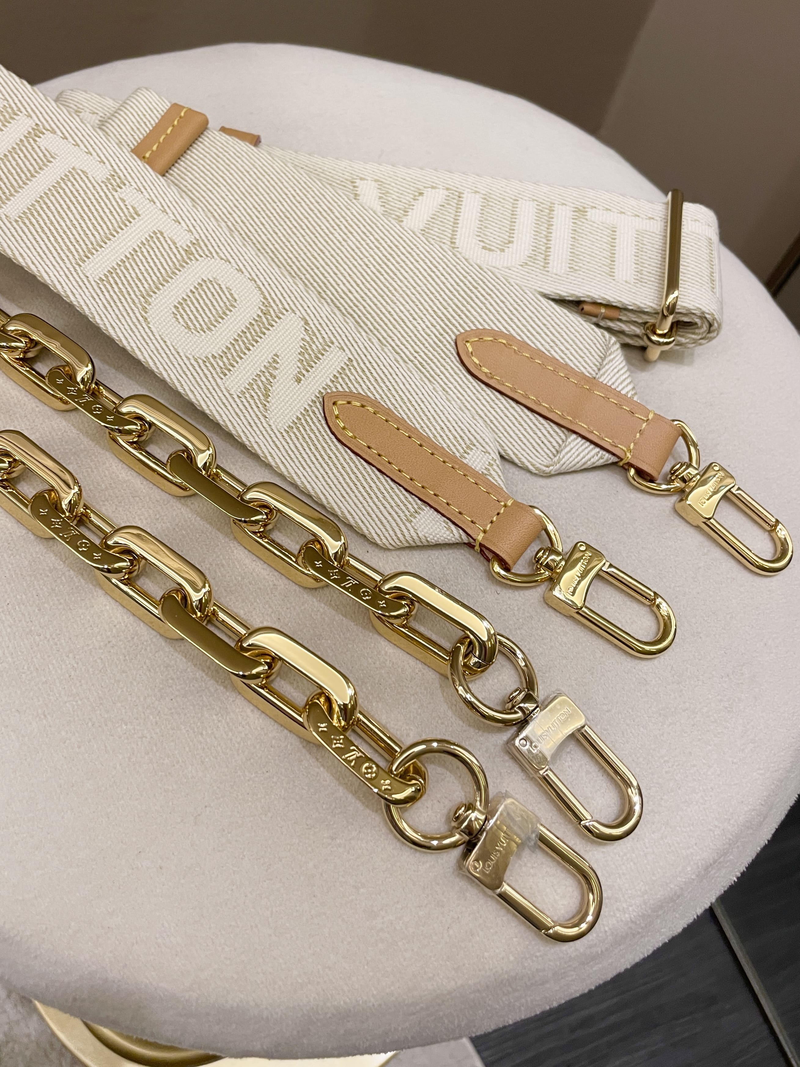 Louis Vuitton Coussin PM Taupe