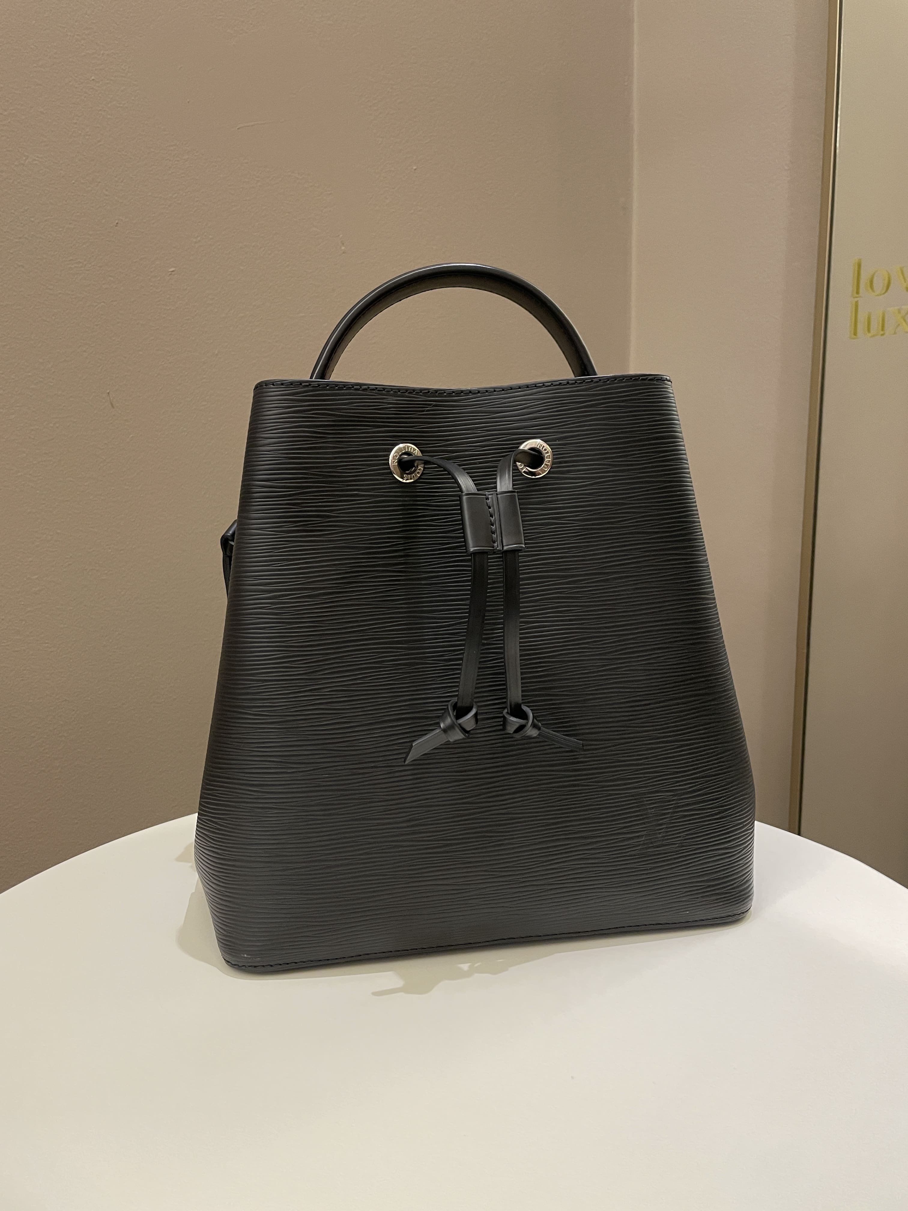 Louis Vuitton Neonoe MM Black Epi