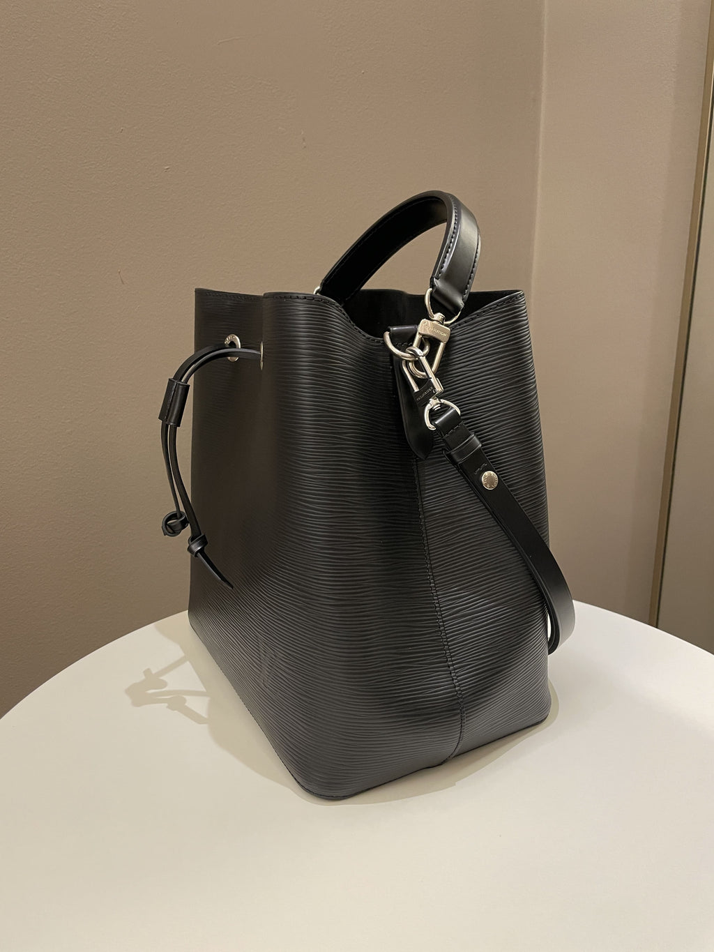 Louis Vuitton Neonoe MM Black Epi