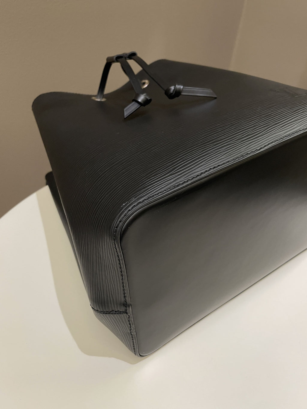 Louis Vuitton Neonoe MM Black Epi