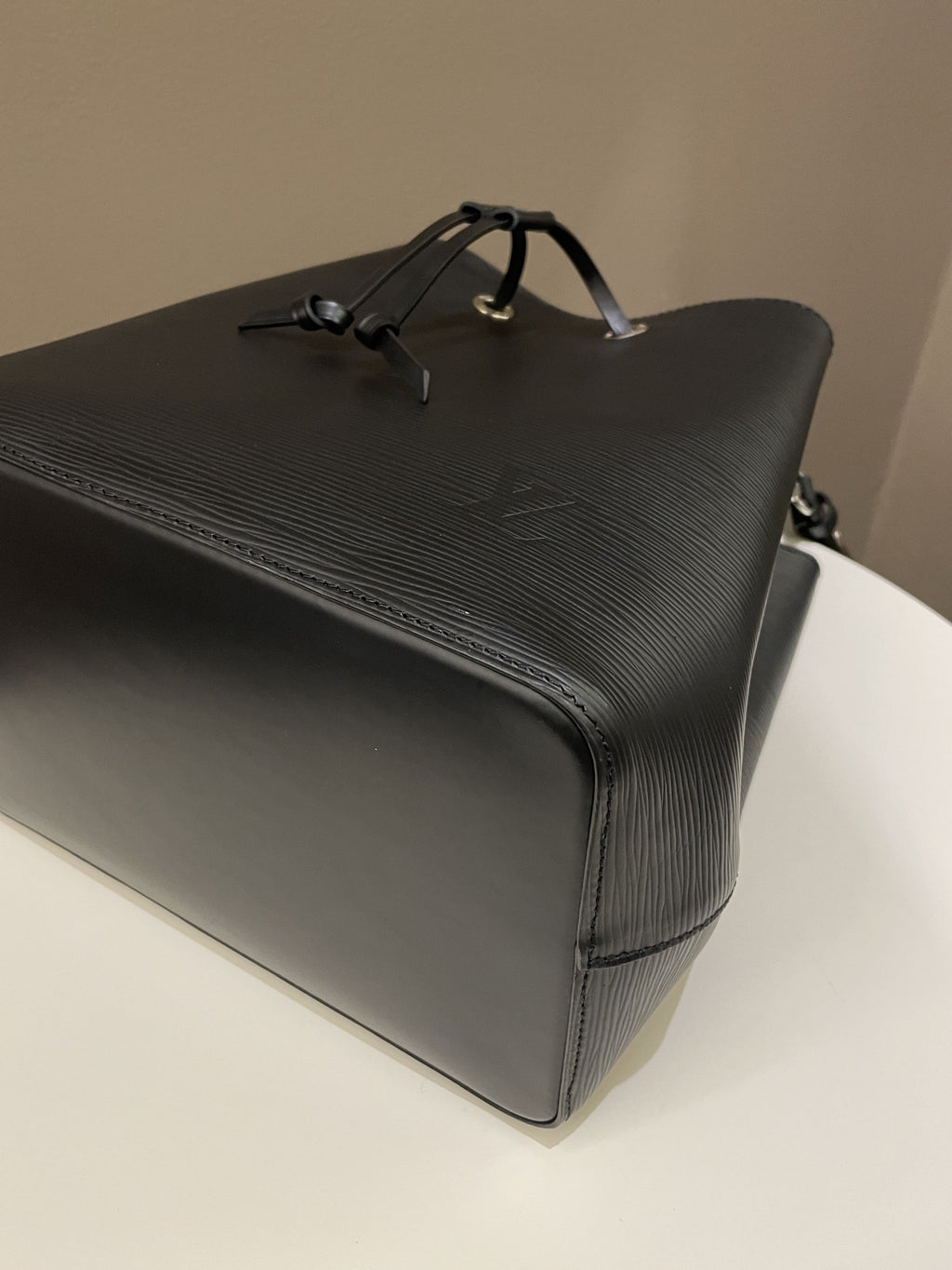 Louis Vuitton Neonoe MM Black Epi
