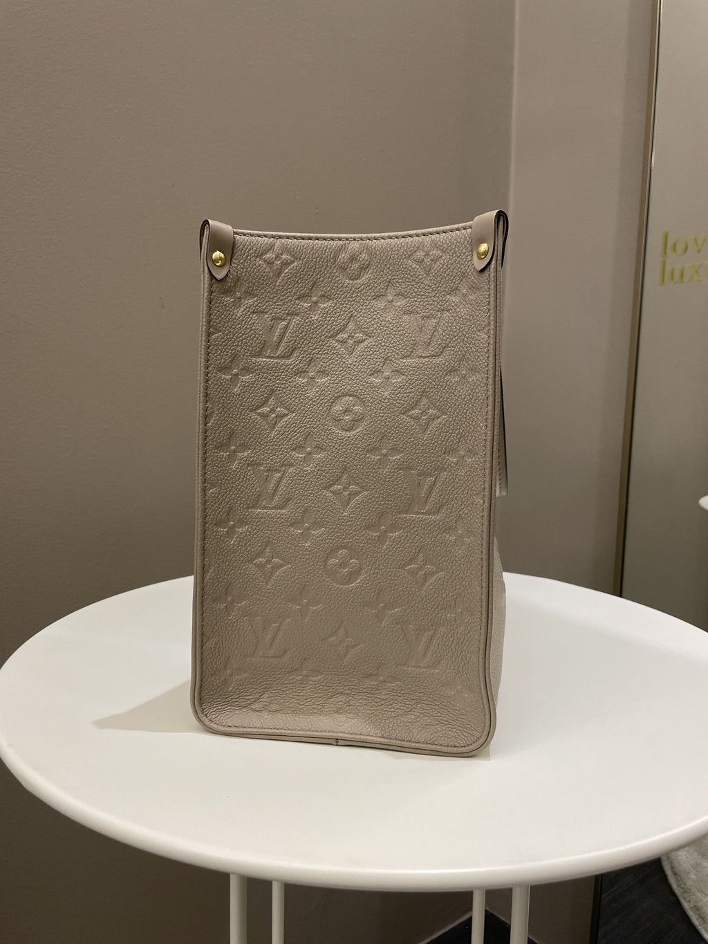 Louis Vuitton OnTheGo MM Tourterelle Empreinte