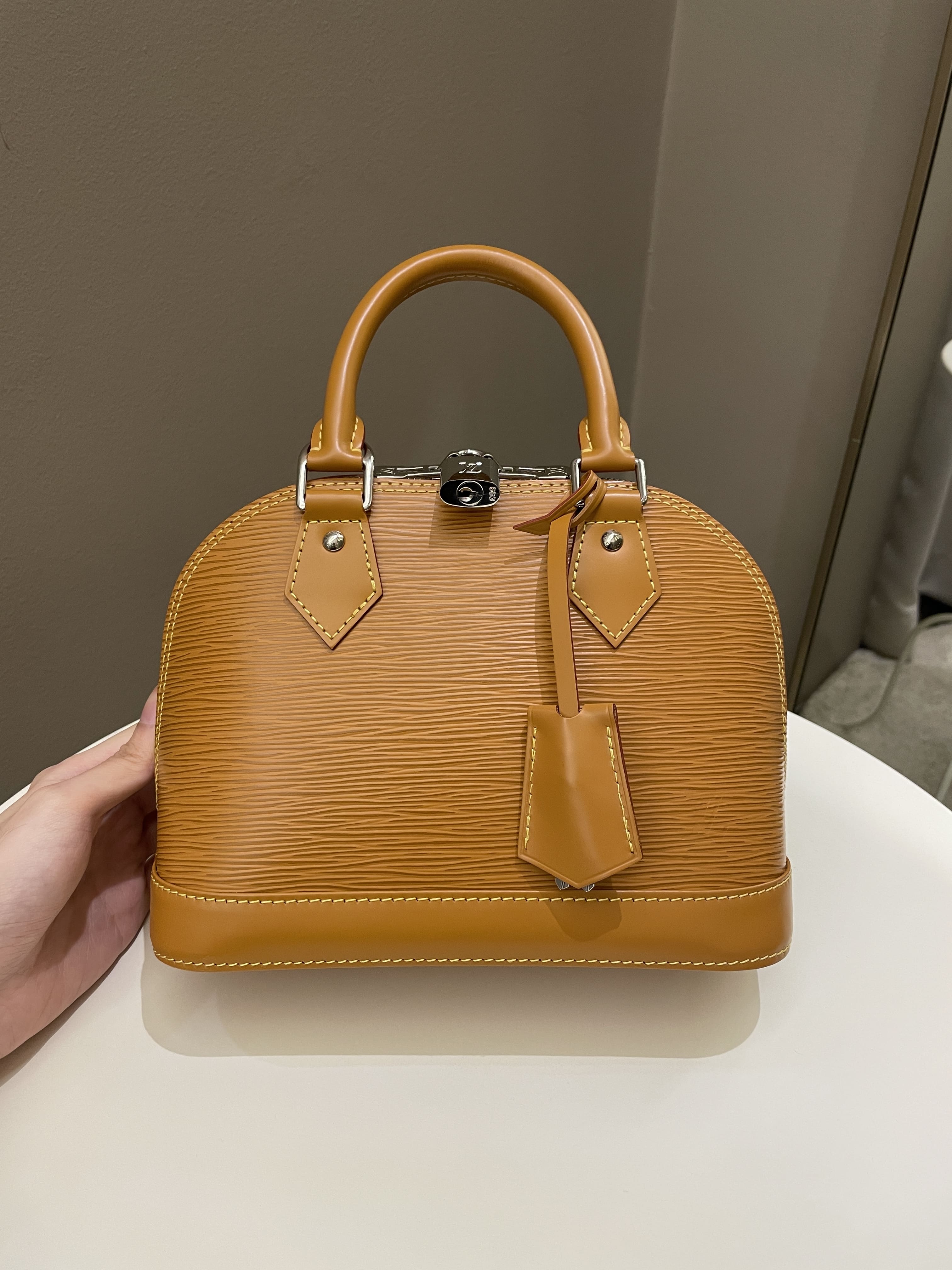 Louis Vuitton Alma BB Gold Miel Epi