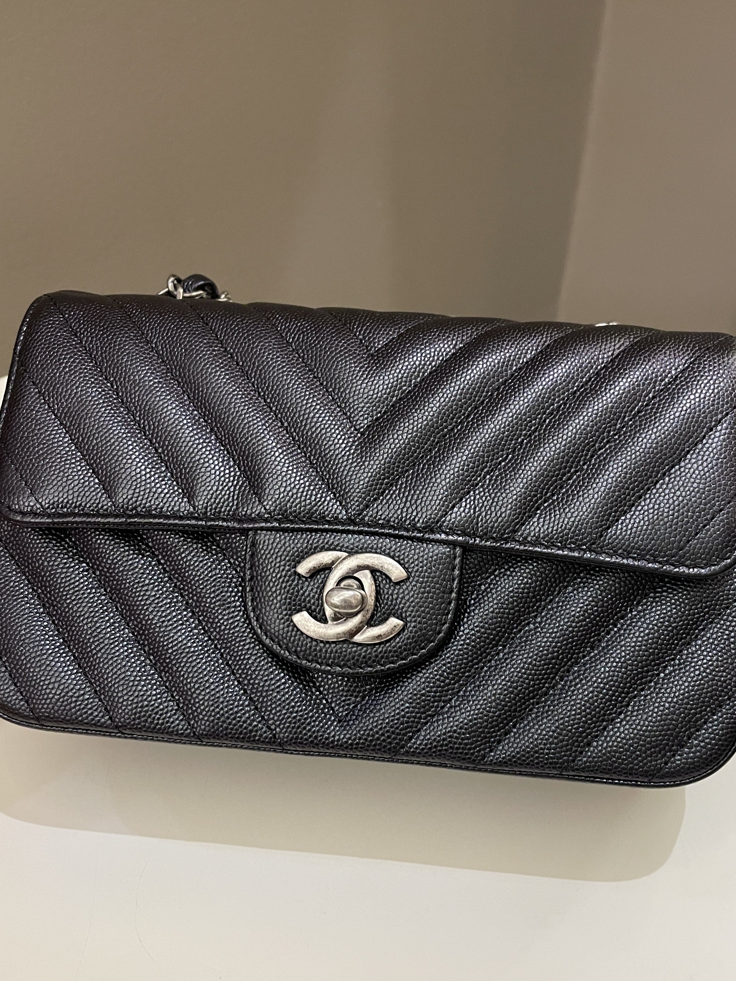 Chanel 17B Classic Chevron Mini Rectangular Black Iridescent Caviar