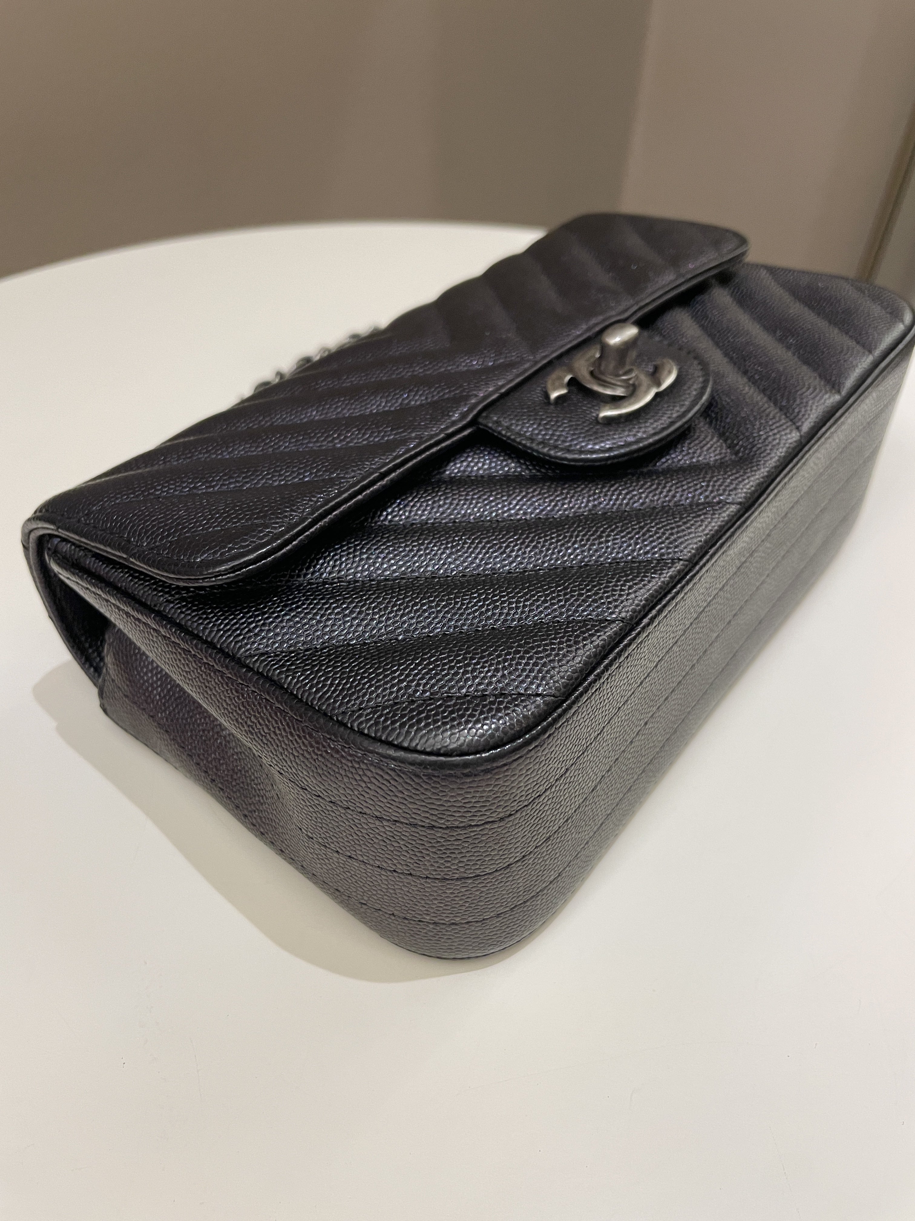 Chanel 17B Classic Chevron Mini Rectangular Black Iridescent Caviar