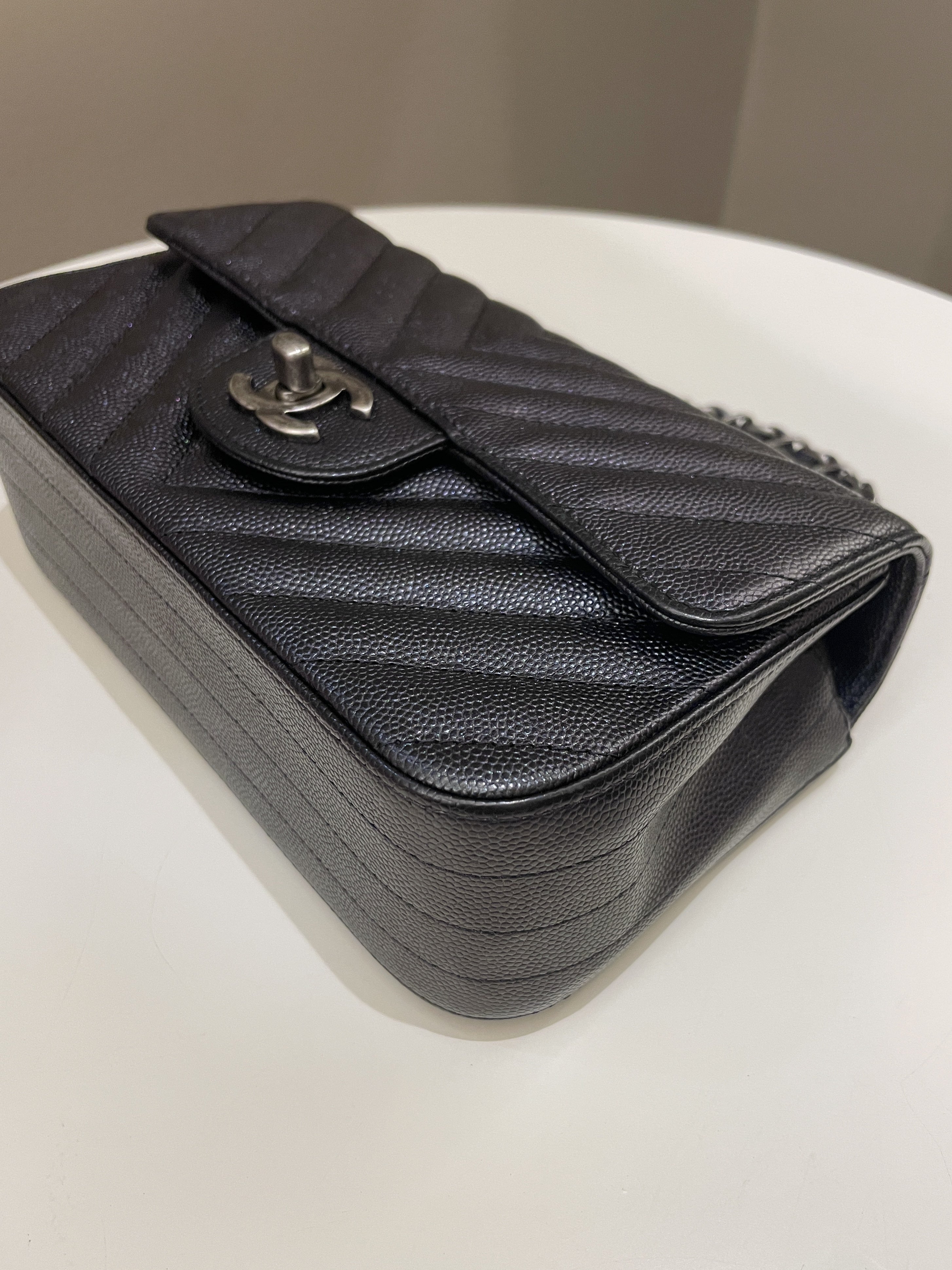 Chanel 17B Classic Chevron Mini Rectangular Black Iridescent Caviar