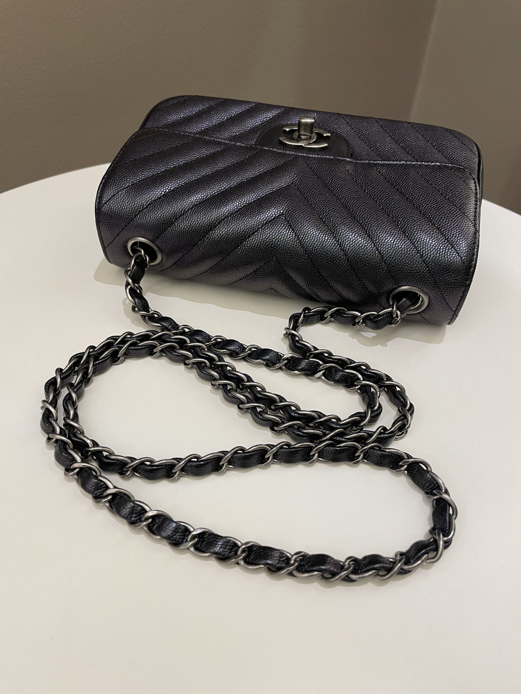 Chanel 17B Classic Chevron Mini Rectangular Black Iridescent Caviar