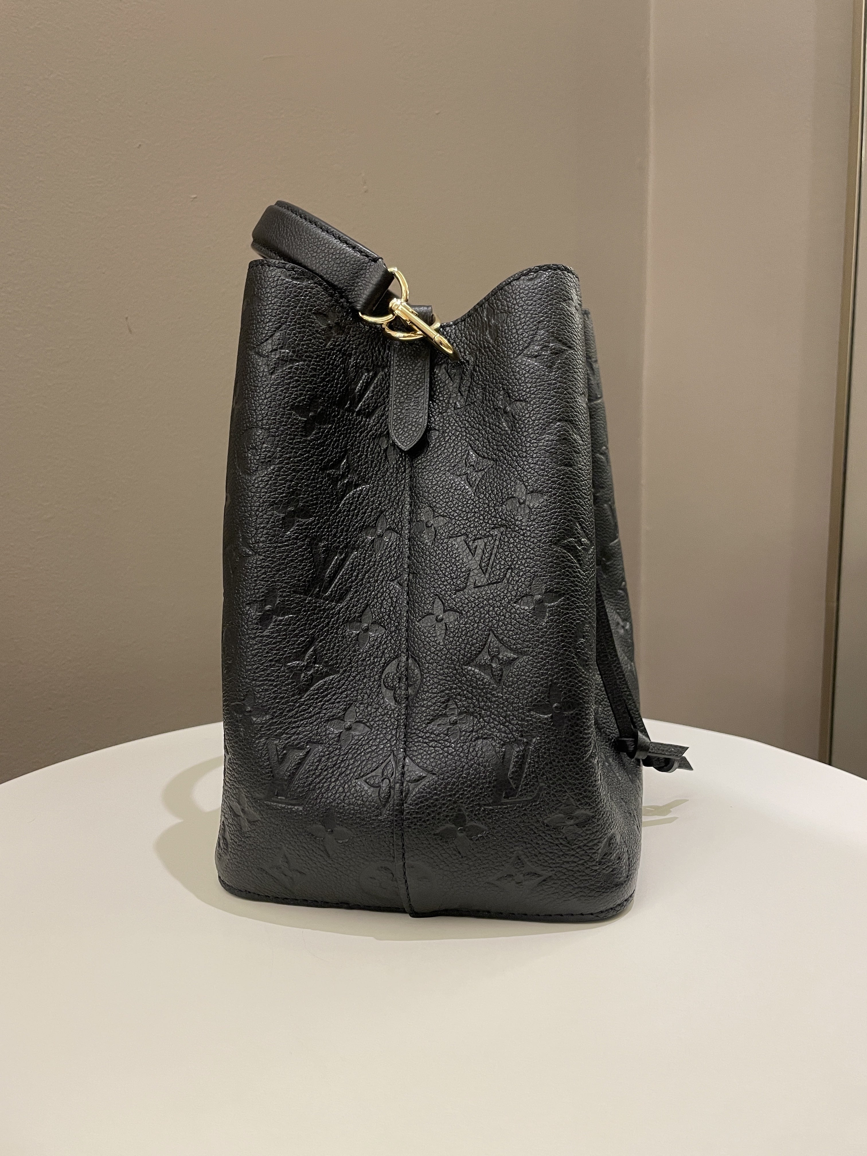 Louis Vuitton Neo Noe Bucket Bag Black Empreinte Leather