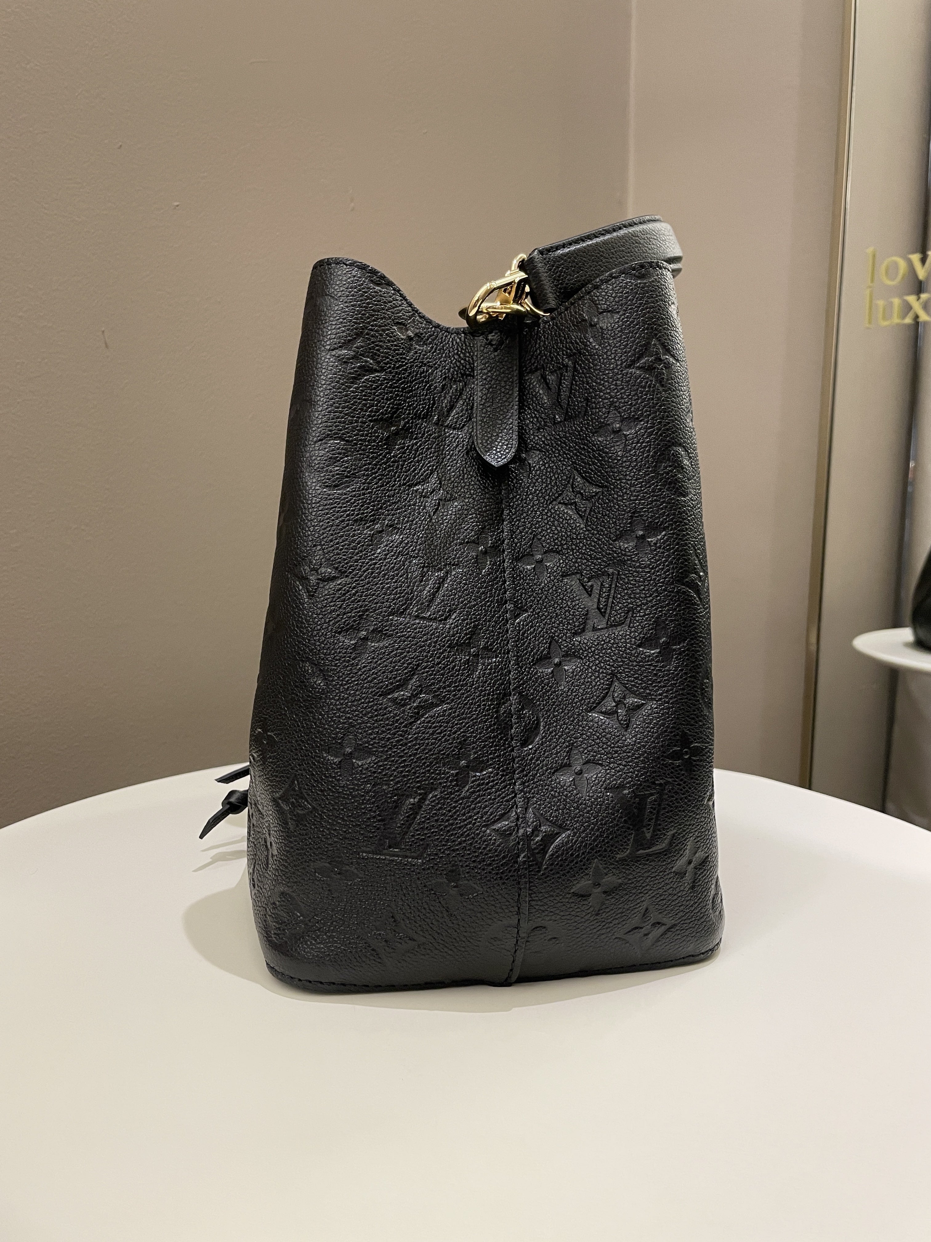 Louis Vuitton Neo Noe Bucket Bag Black Empreinte Leather