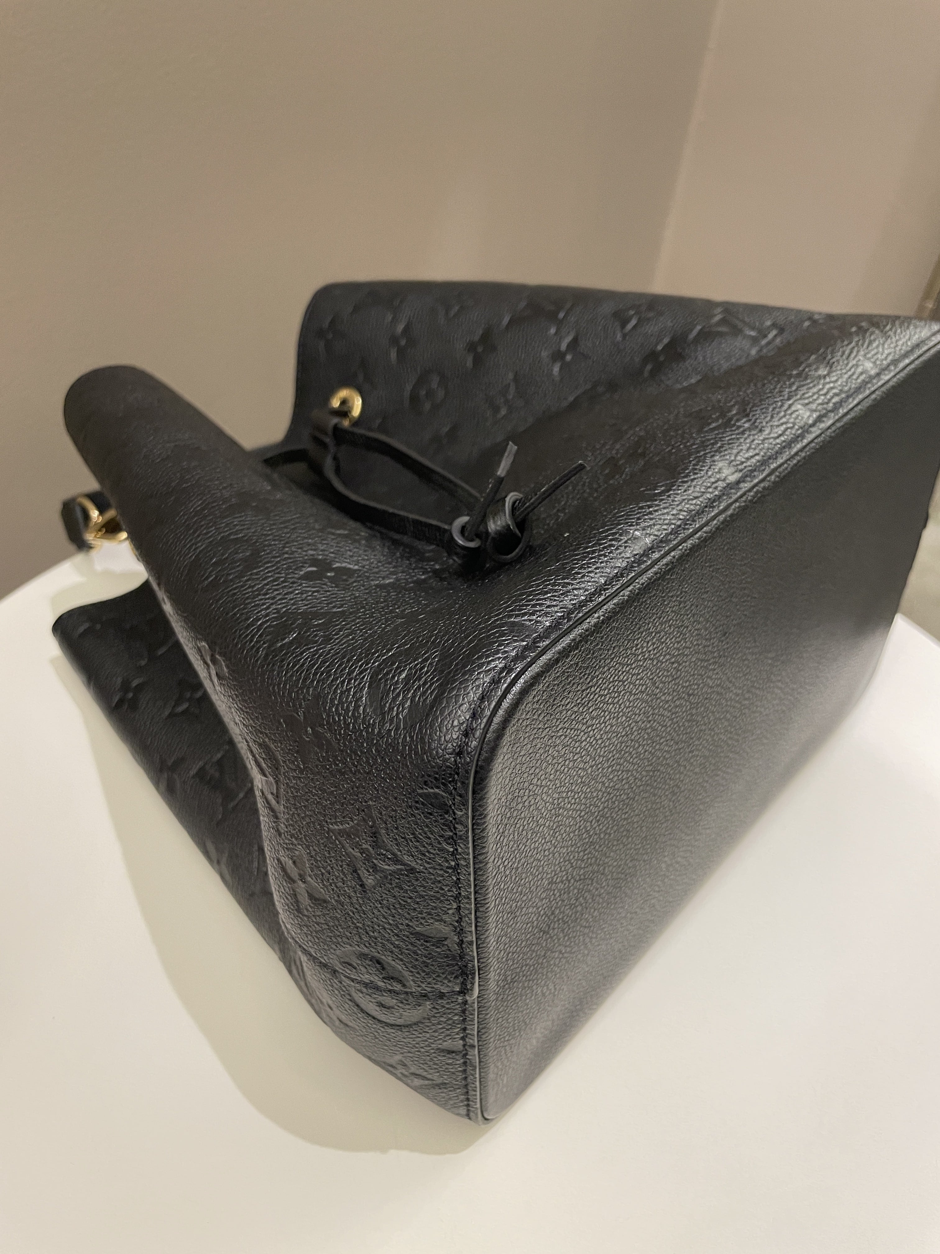 Louis Vuitton Neo Noe Bucket Bag Black Empreinte Leather