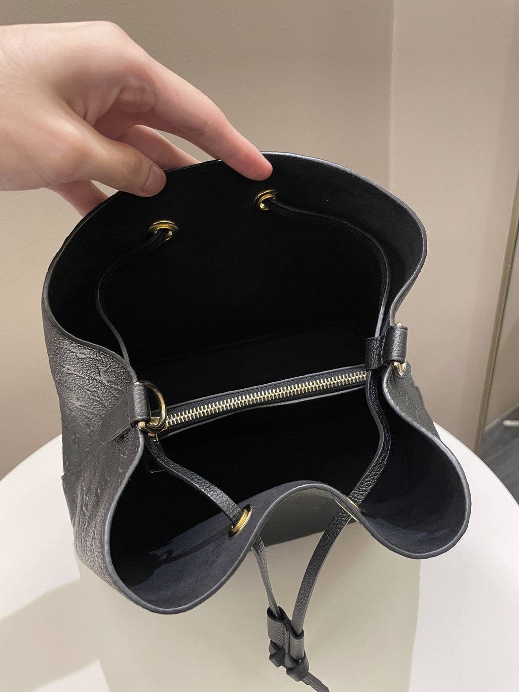 Louis Vuitton Neo Noe Bucket Bag Black Empreinte Leather