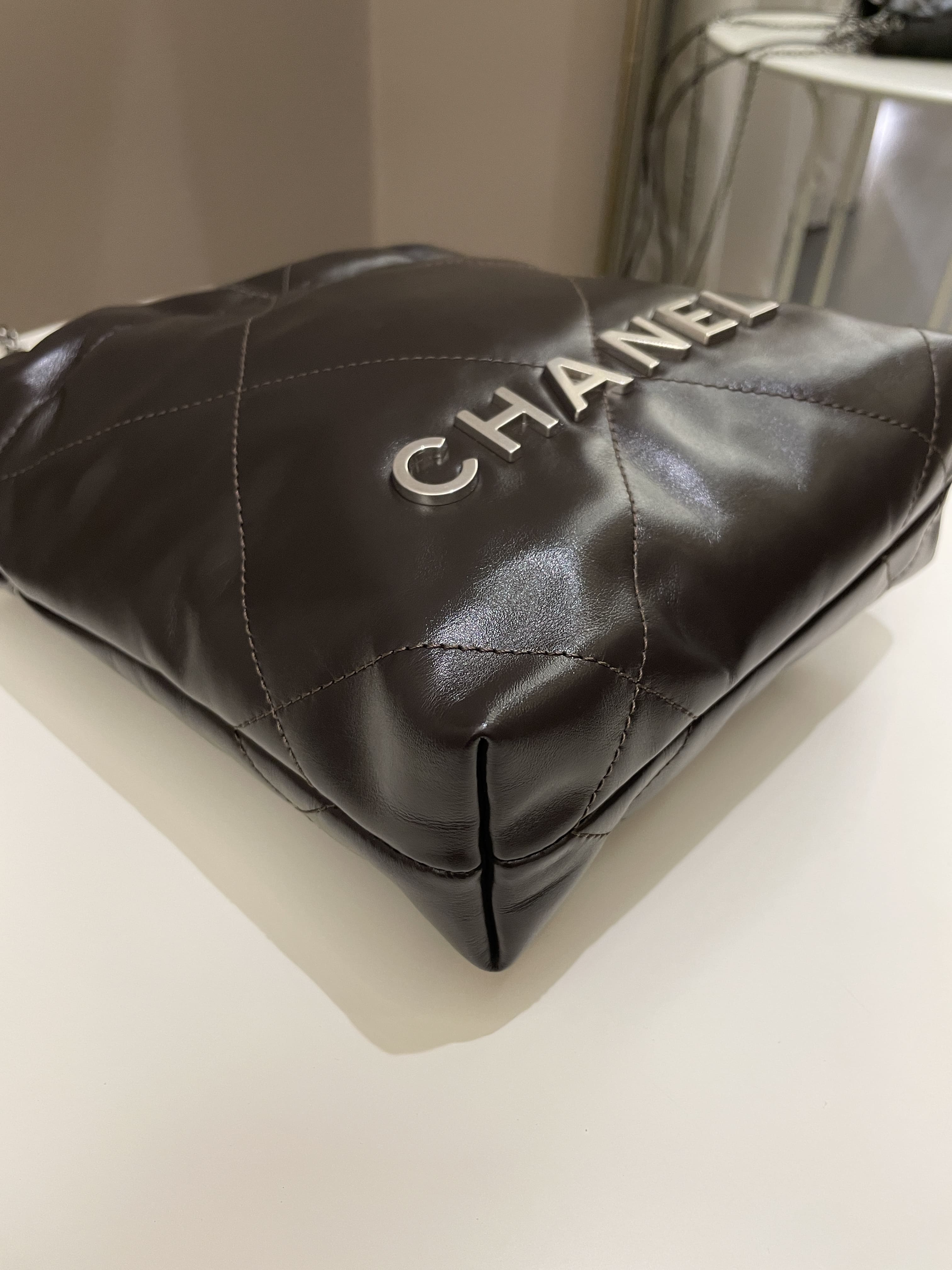 Chanel 22 Mini Dark Ebene Calfskin