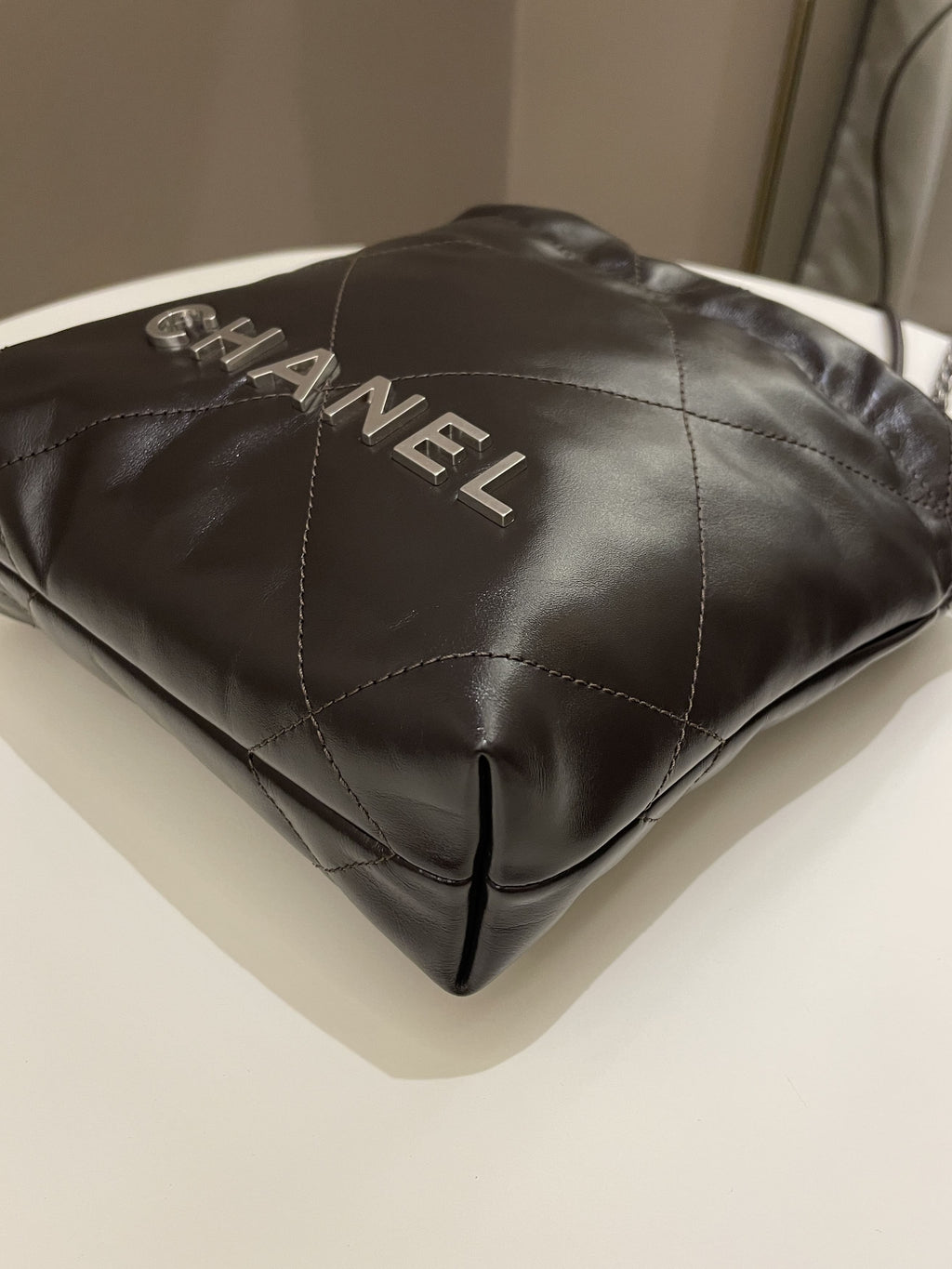 Chanel 22 Mini Dark Ebene Calfskin