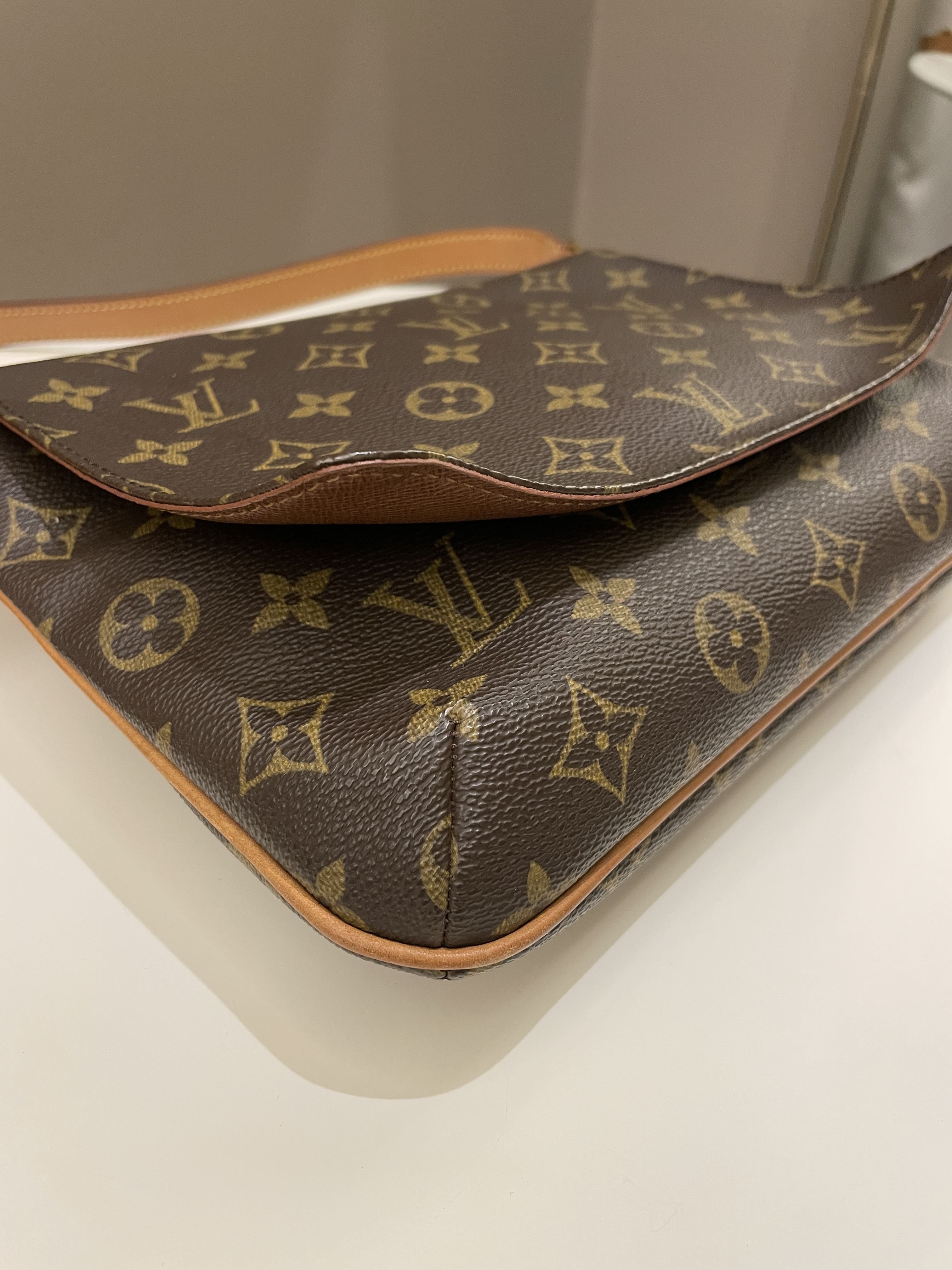 Louis Vuitton Musette Tango Shoulder Bag Monogram
