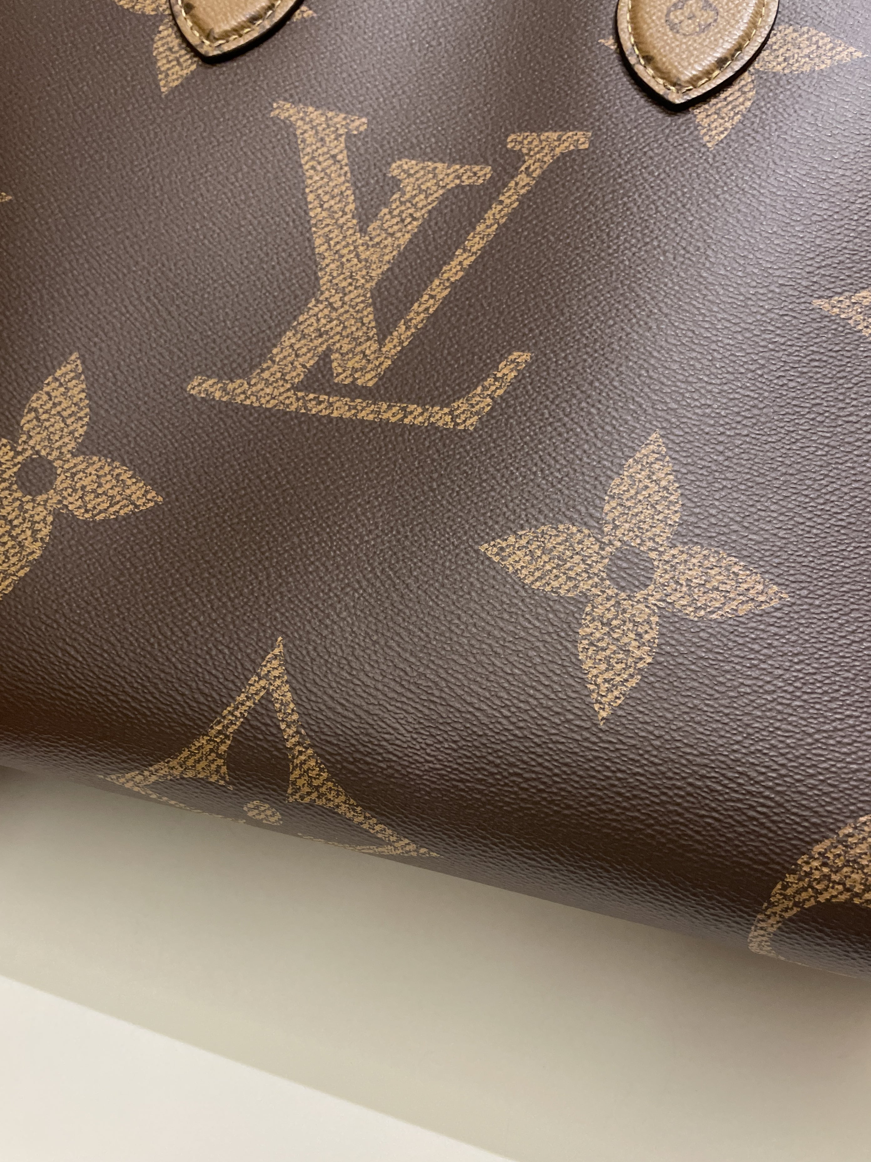 Louis Vuitton Onthego Tote MM Reversed Monogram