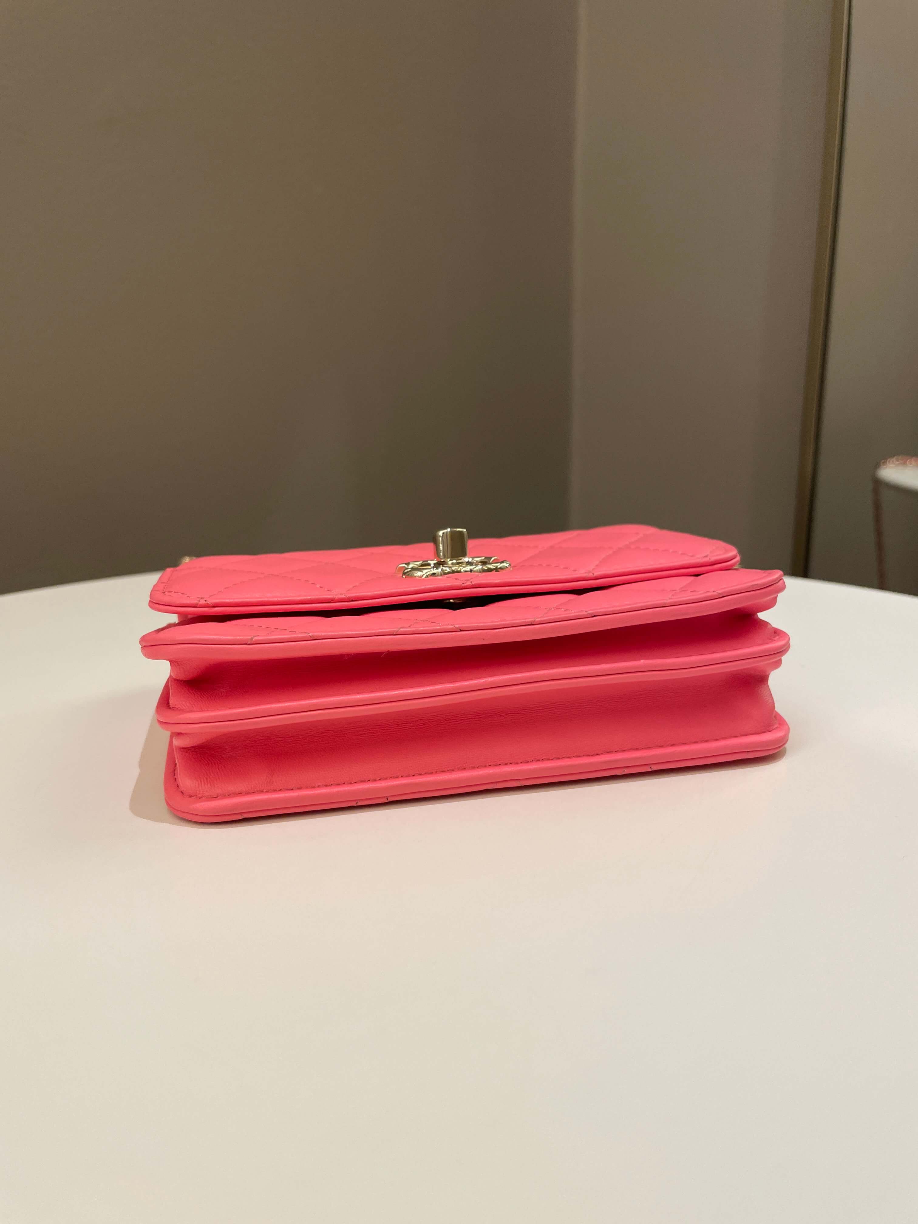 Chanel Trendy CC Clutch with Chain Pink