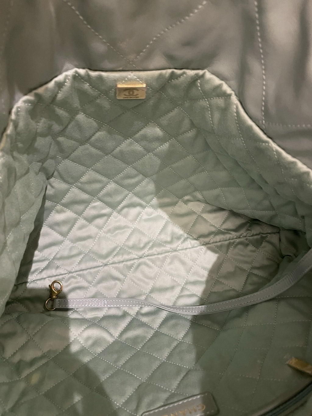 Chanel 22 Medium Tiffany Mint Calfskin