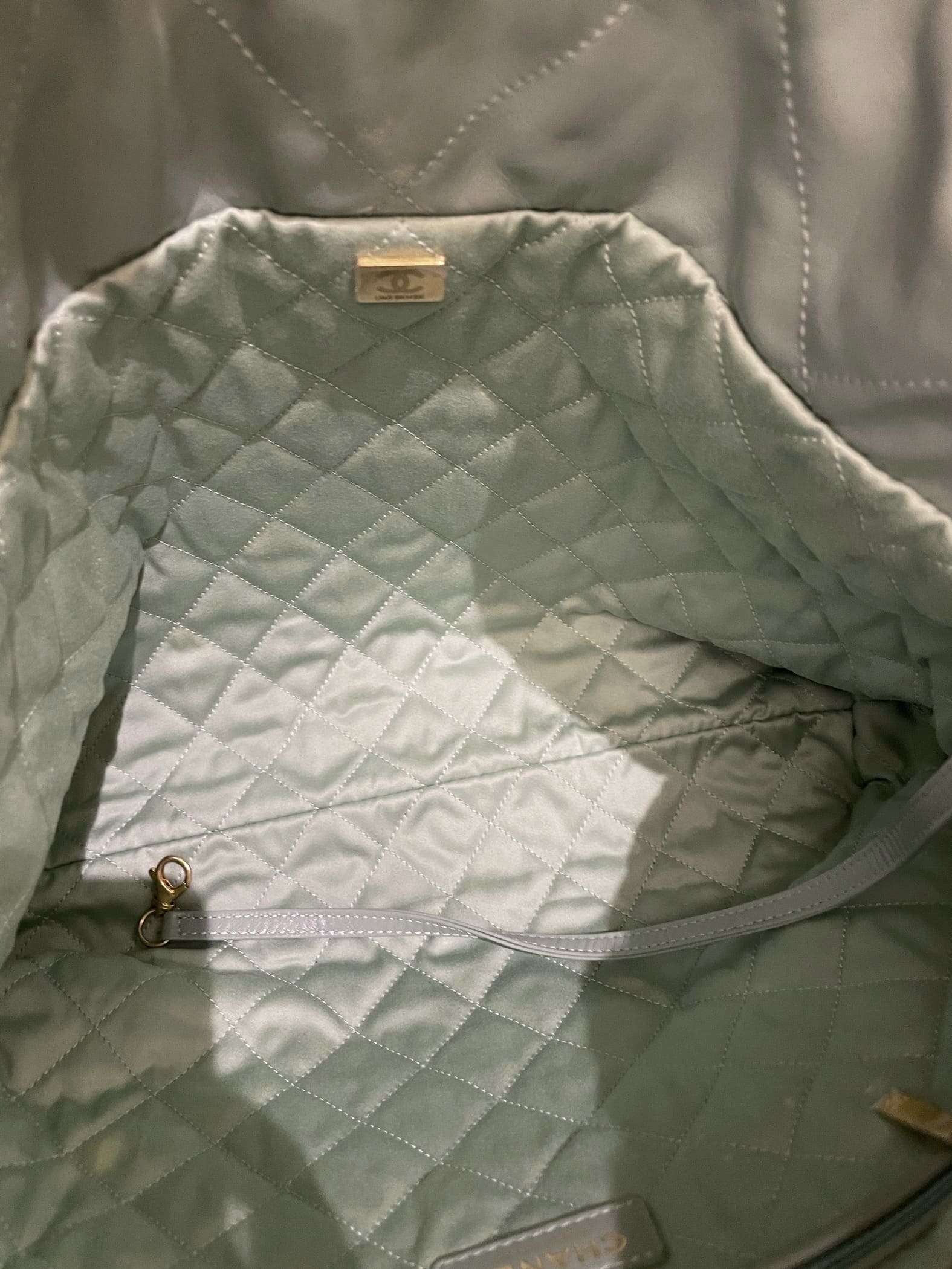 Chanel 22 Medium Tiffany Mint Calfskin
