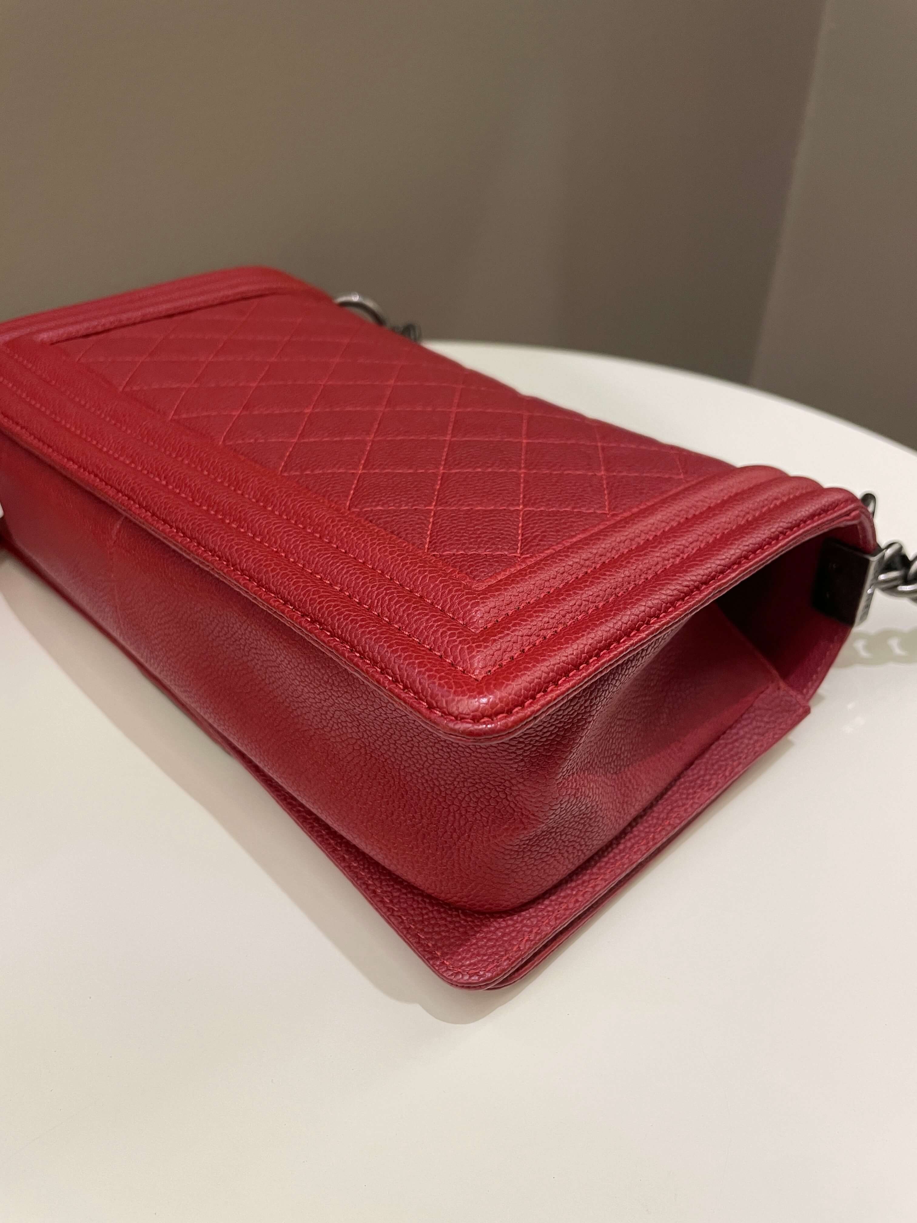 Chanel Quilted Boy Old Medium Red Caviar