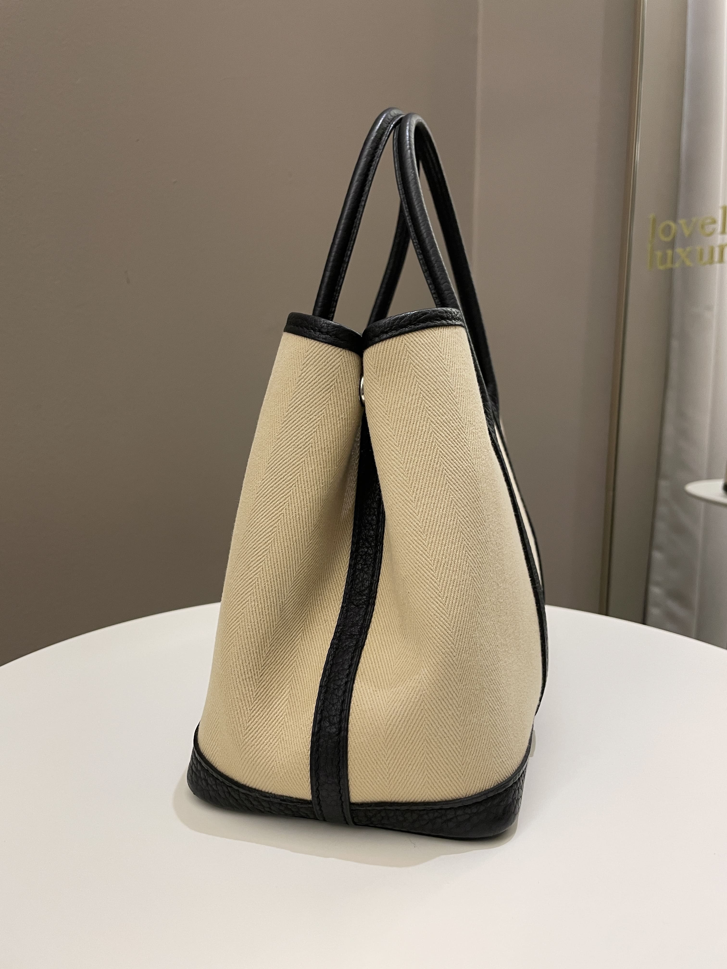 Garden Party 30 Toile Beige / Black Canvas