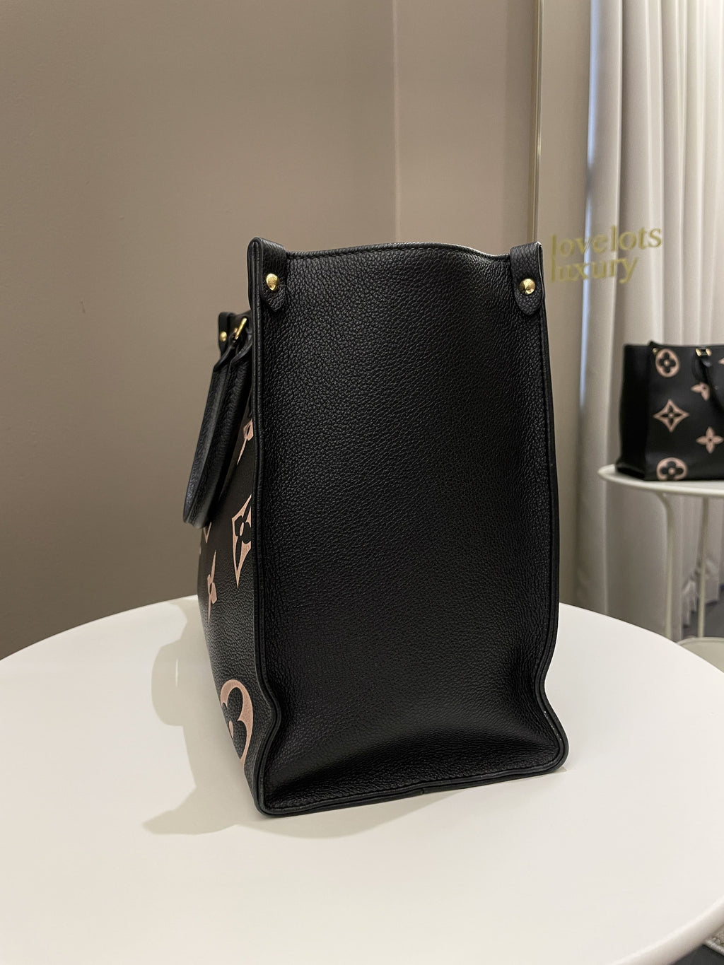 Louis Vuitton Onthego Tote MM Black / Crème