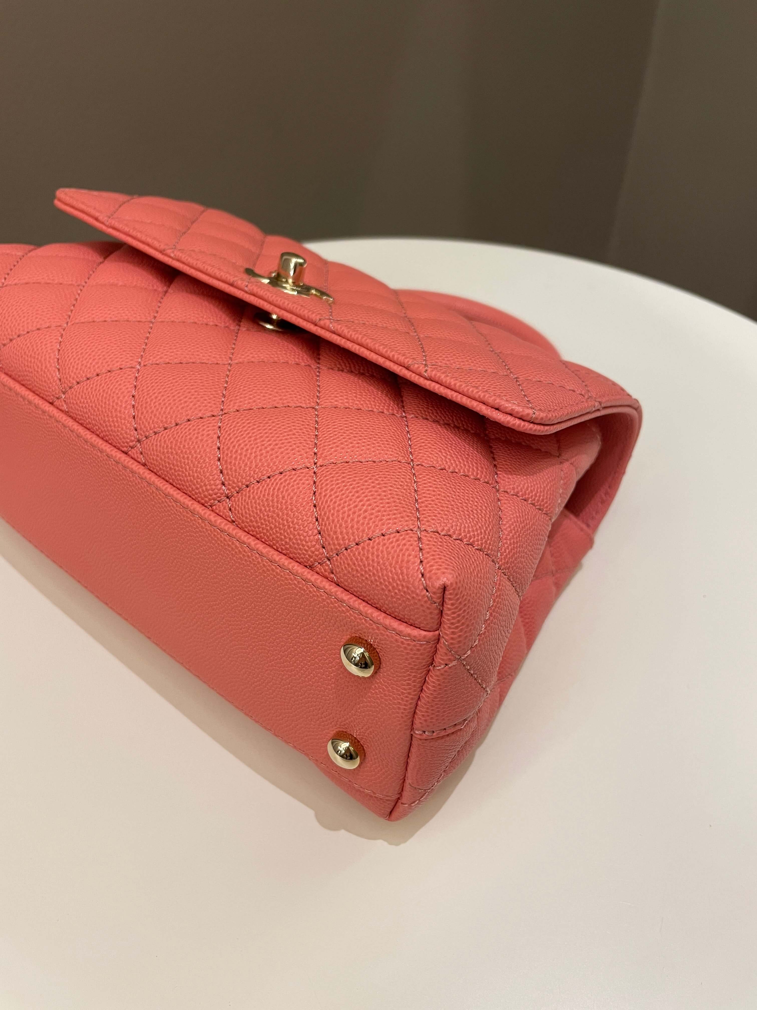 Chanel 22A Quilted Coco Handle Coral Pink Caviar