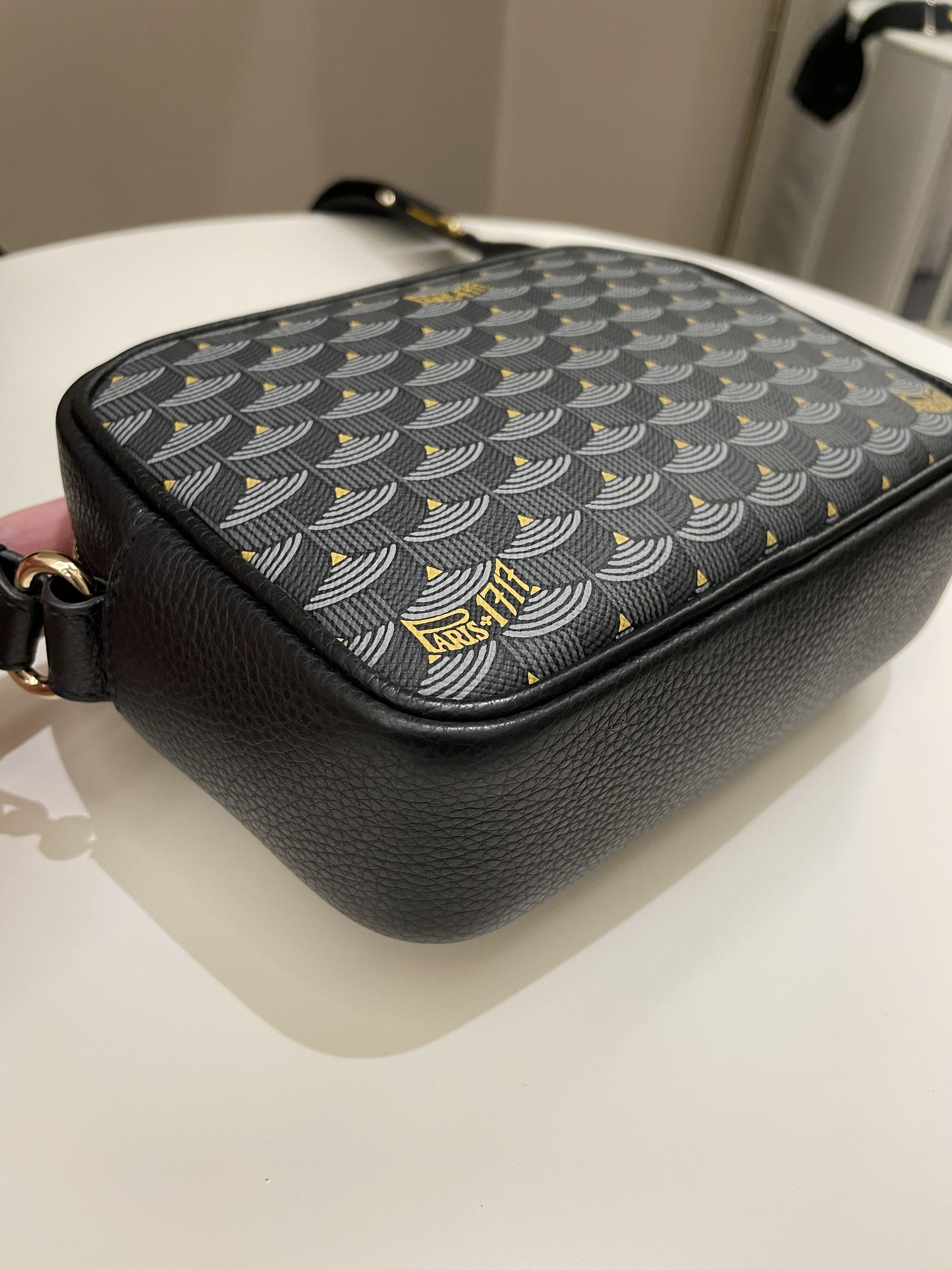 Faure Le Page Hands On 17 Bag Black Canvas Calfskin