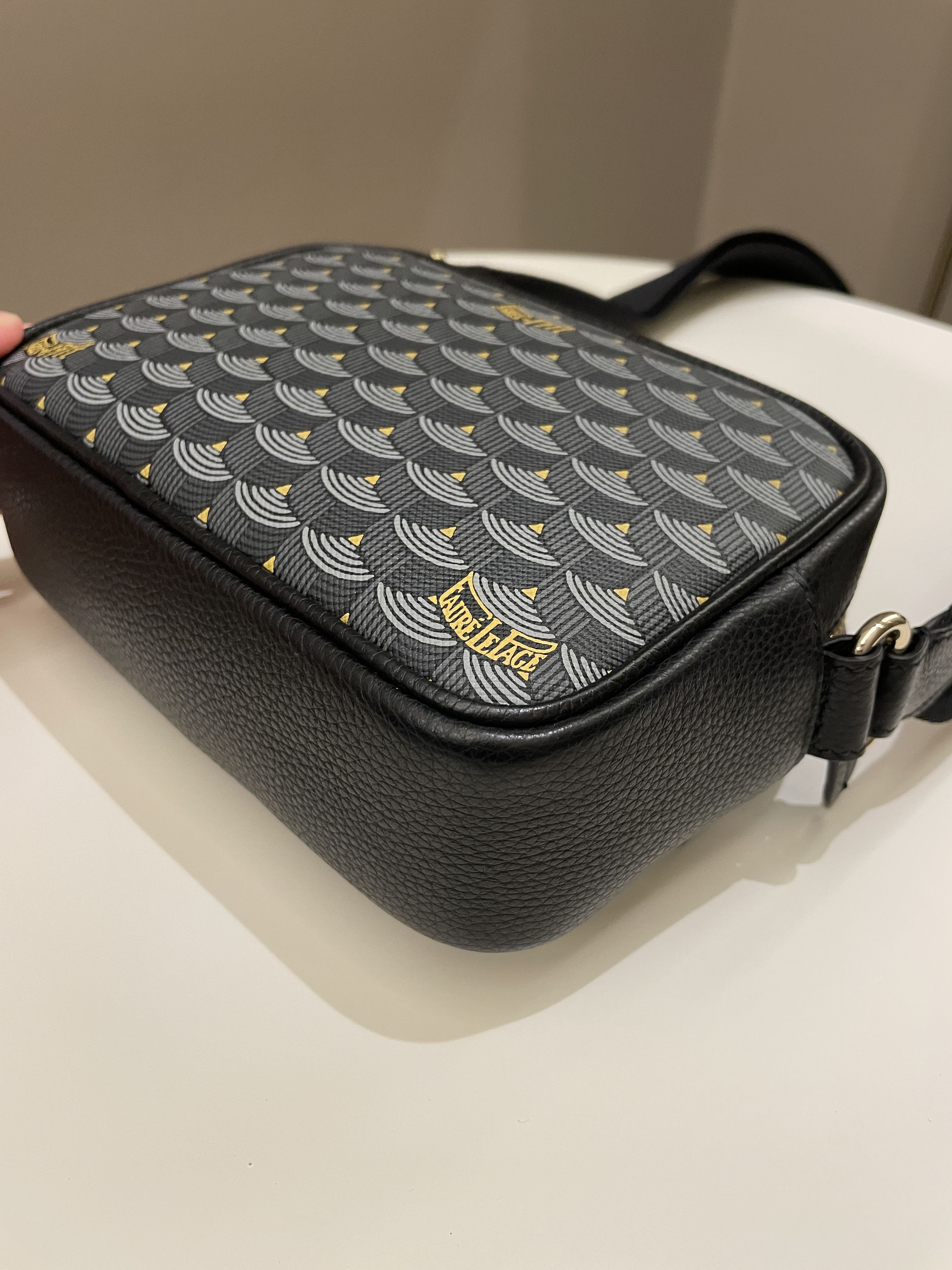 Faure Le Page Hands On 17 Bag Black Canvas Calfskin
