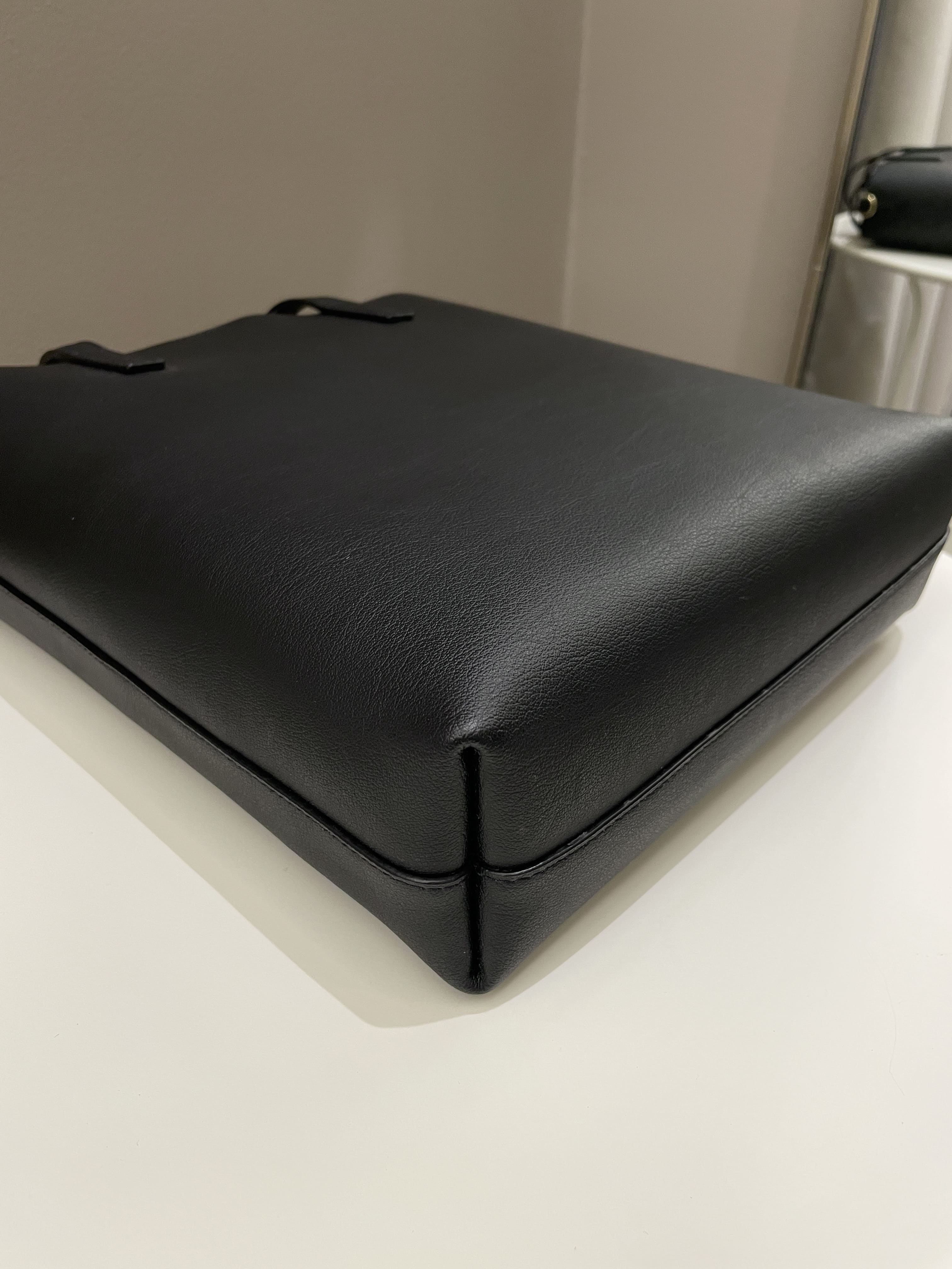 Saint Laurent Toy Shopping Bag Black Calfskin