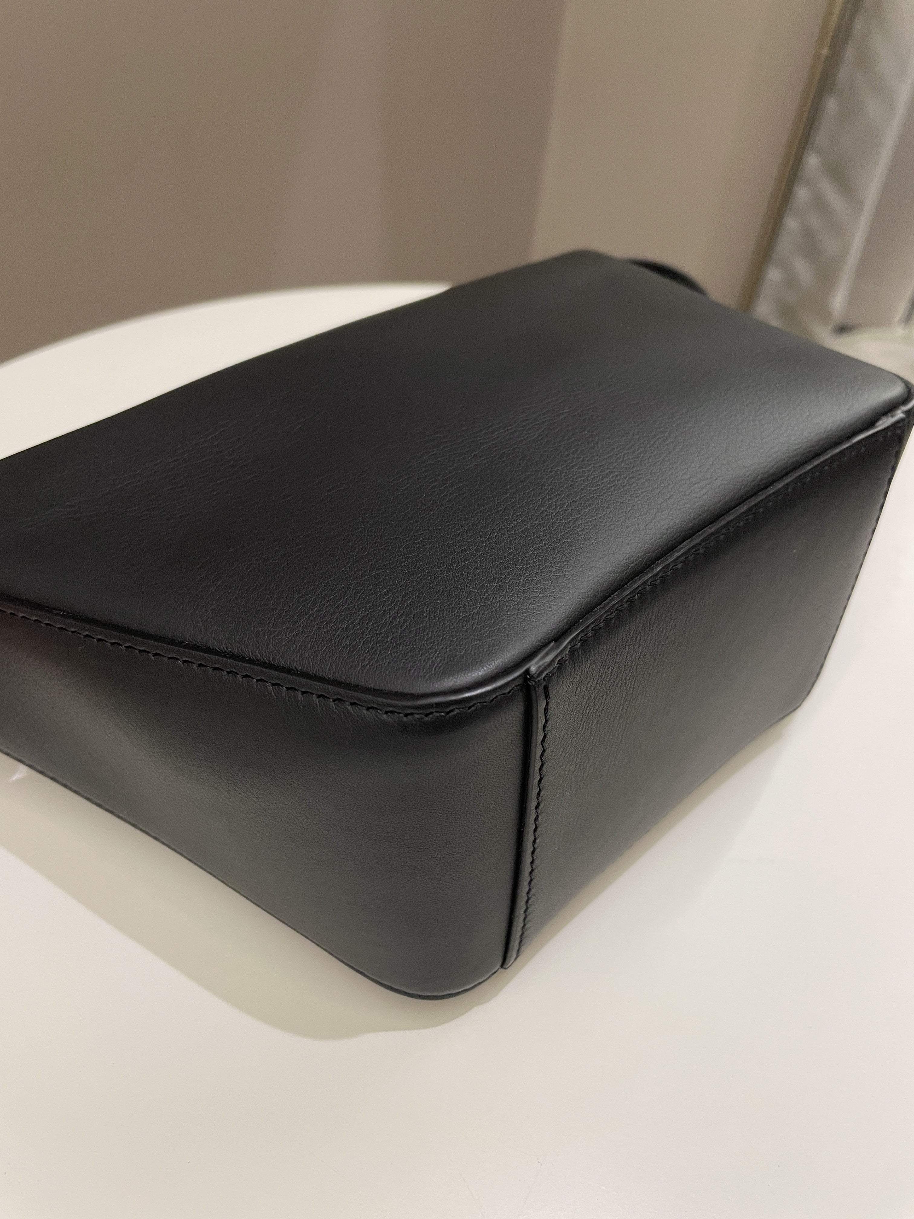 Loewe Hammock Hobo Mini Black Calf