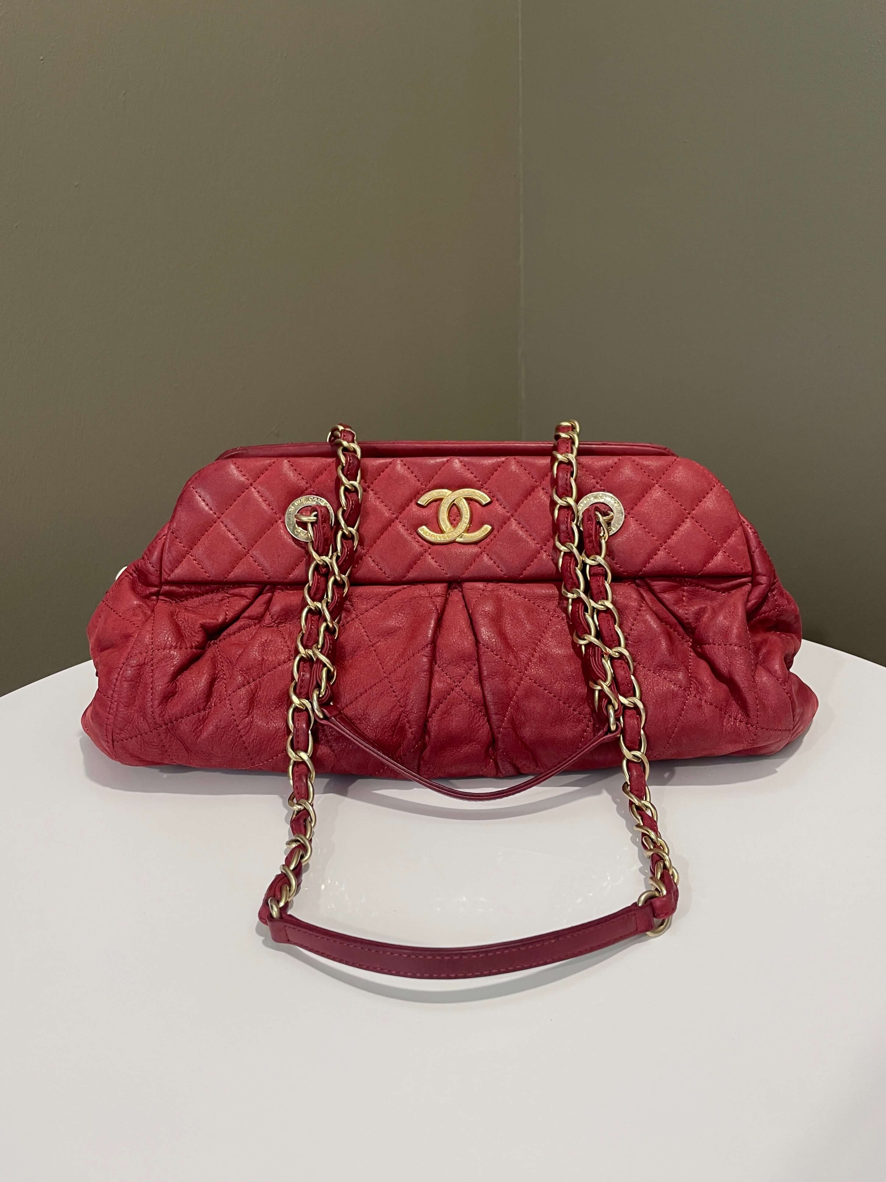 Chanel Cc Quilted Chain Shoulder Bag Red Calfskin