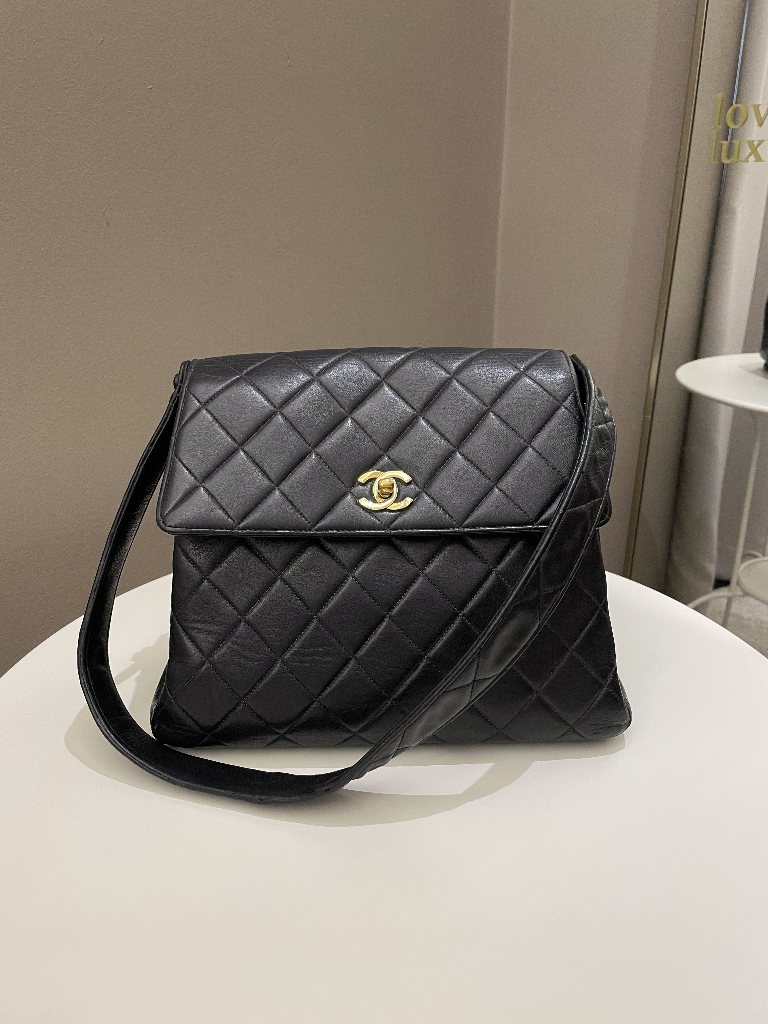 Chanel Vintage Shoulder Cc Flap Bag Black Lambskin