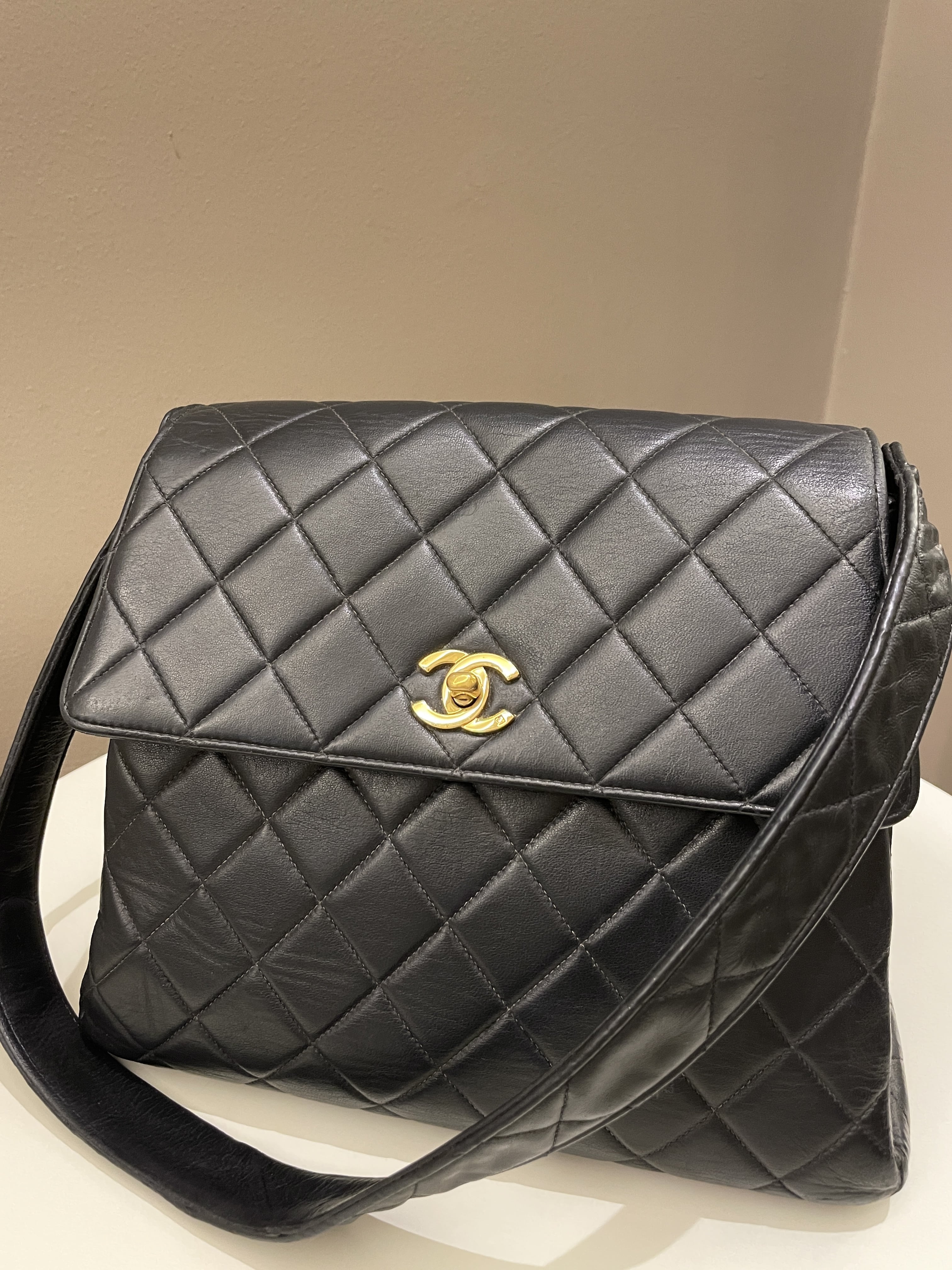 Chanel Vintage Shoulder Cc Flap Bag Black Lambskin